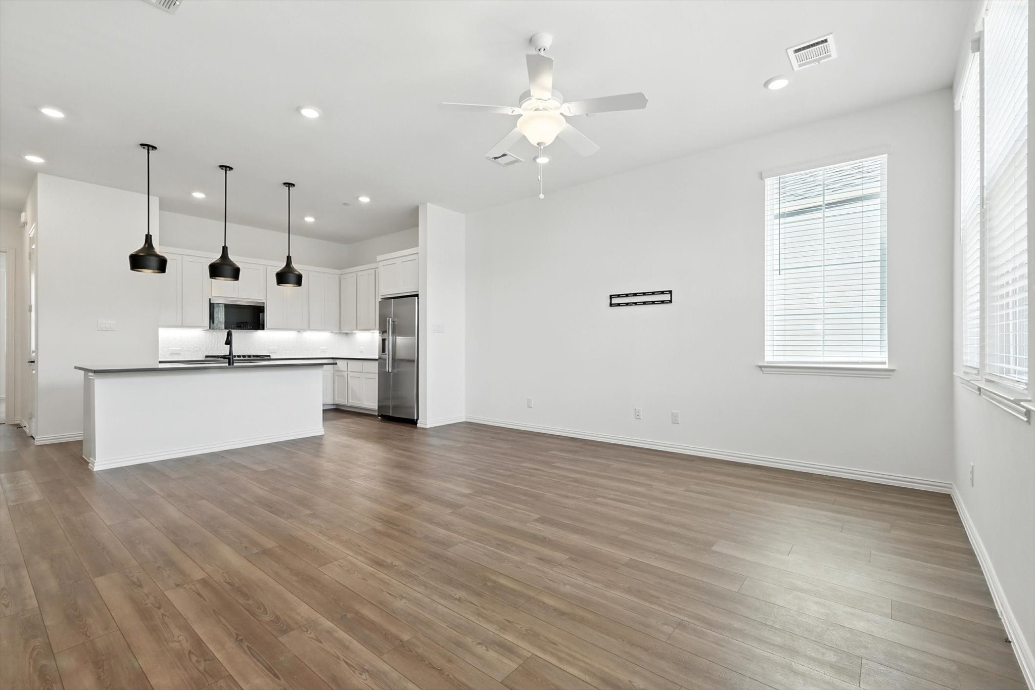 4352 Henderson Avenue