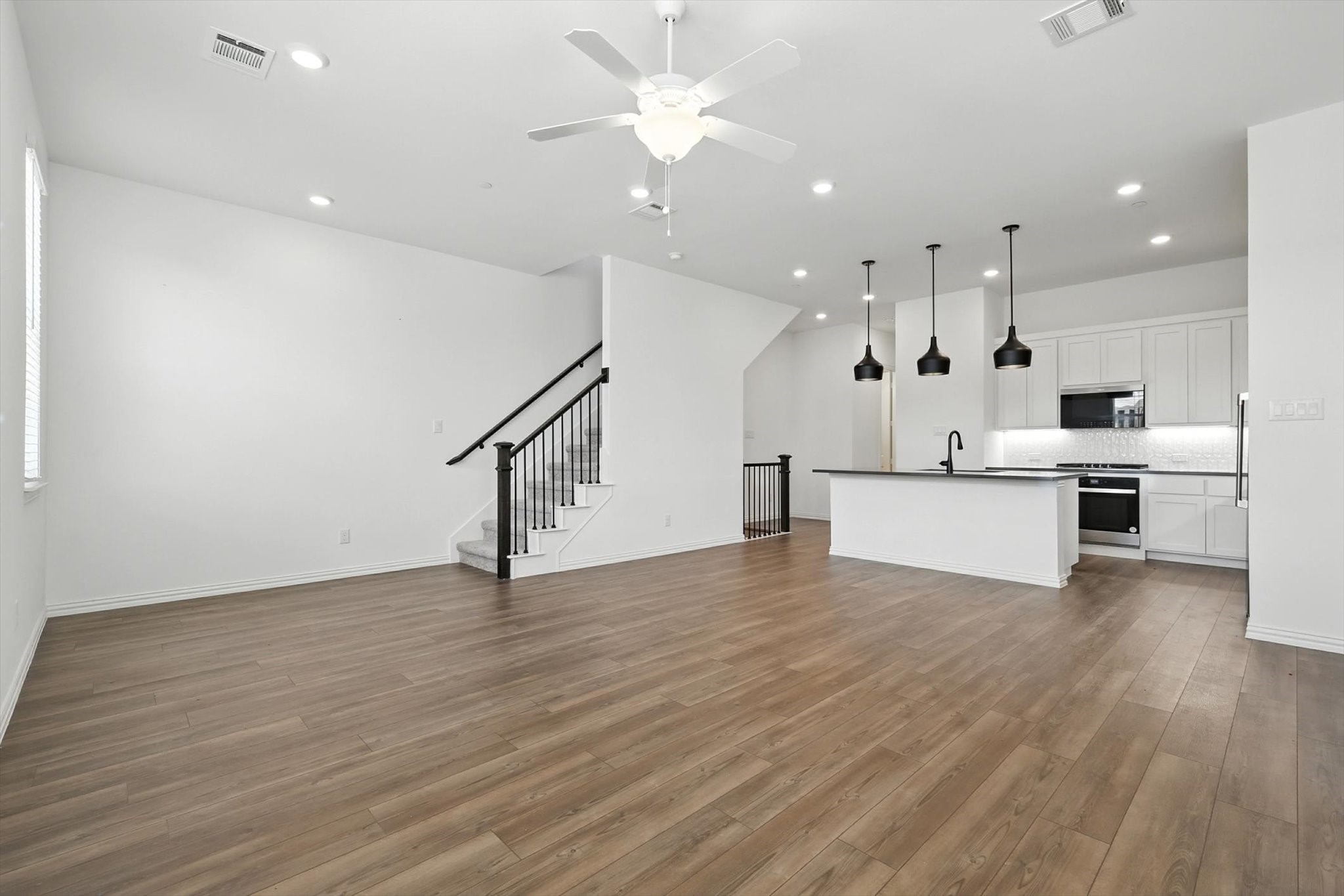 4352 Henderson Avenue