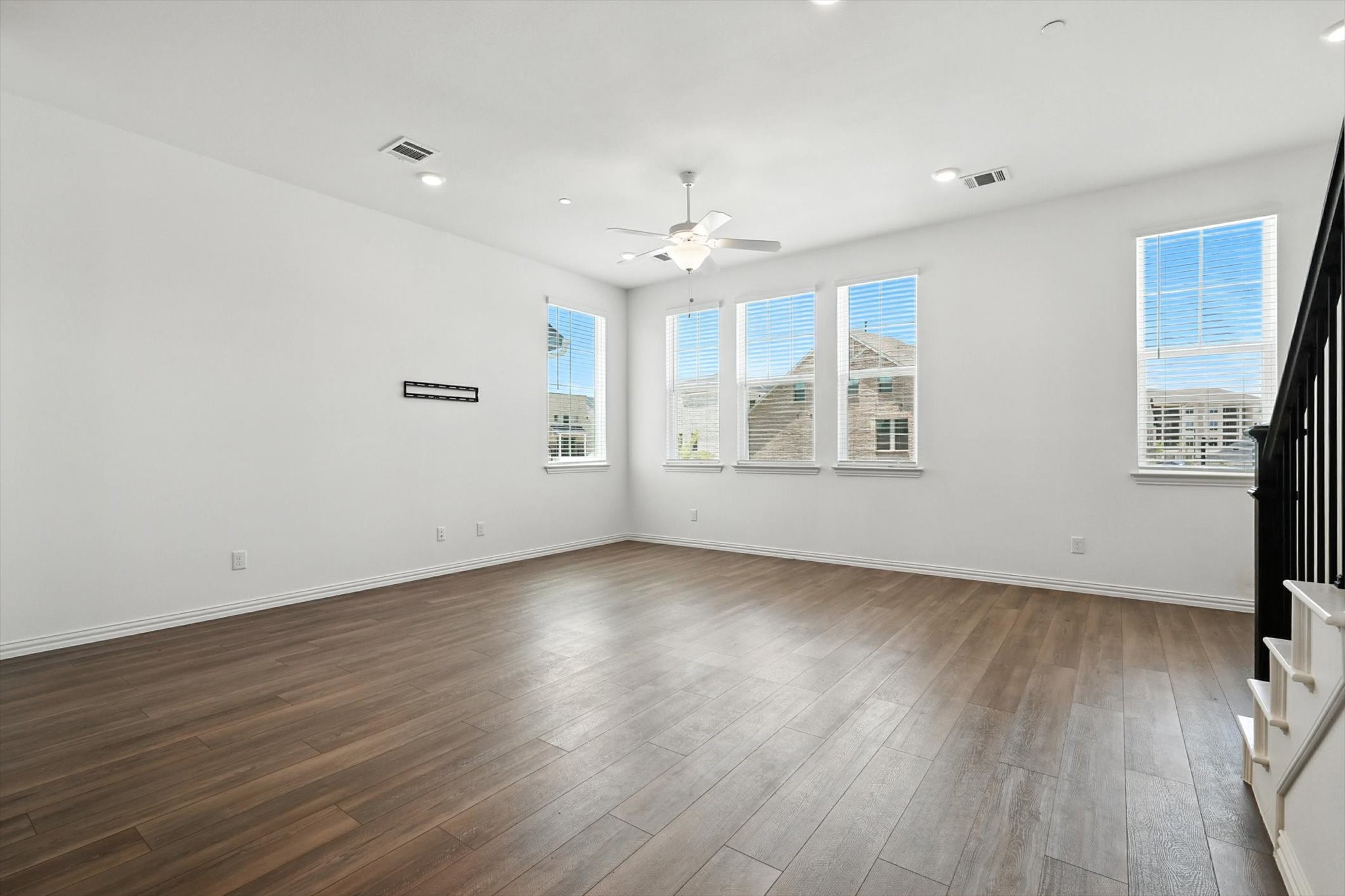 4352 Henderson Avenue