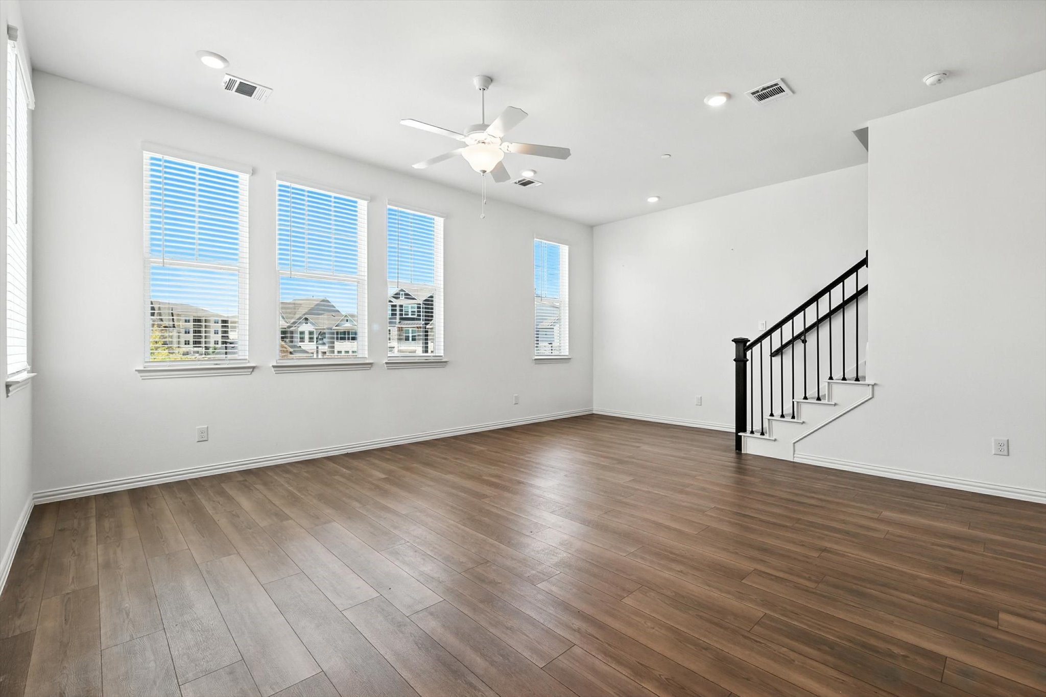 4352 Henderson Avenue