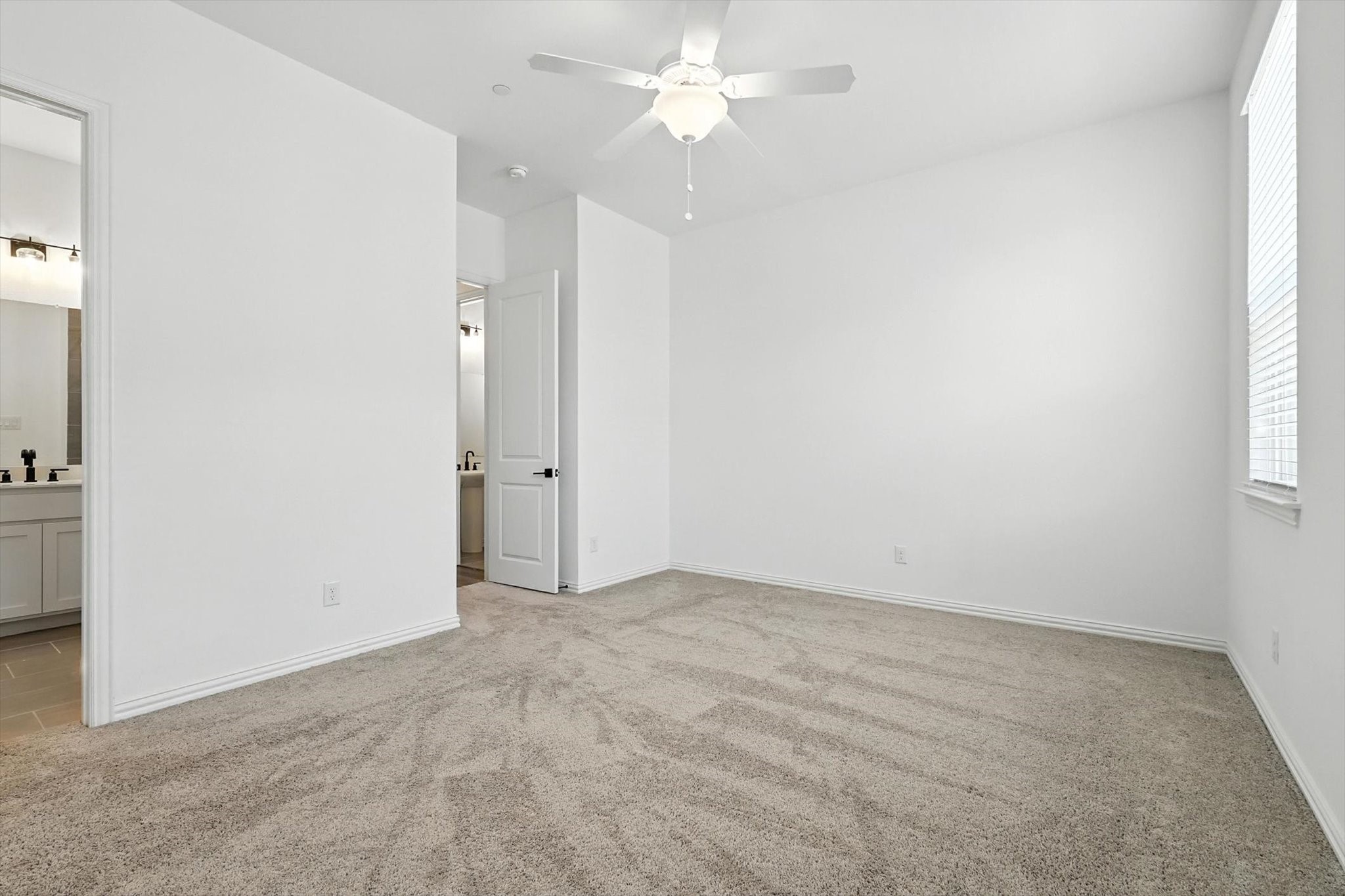 4352 Henderson Avenue