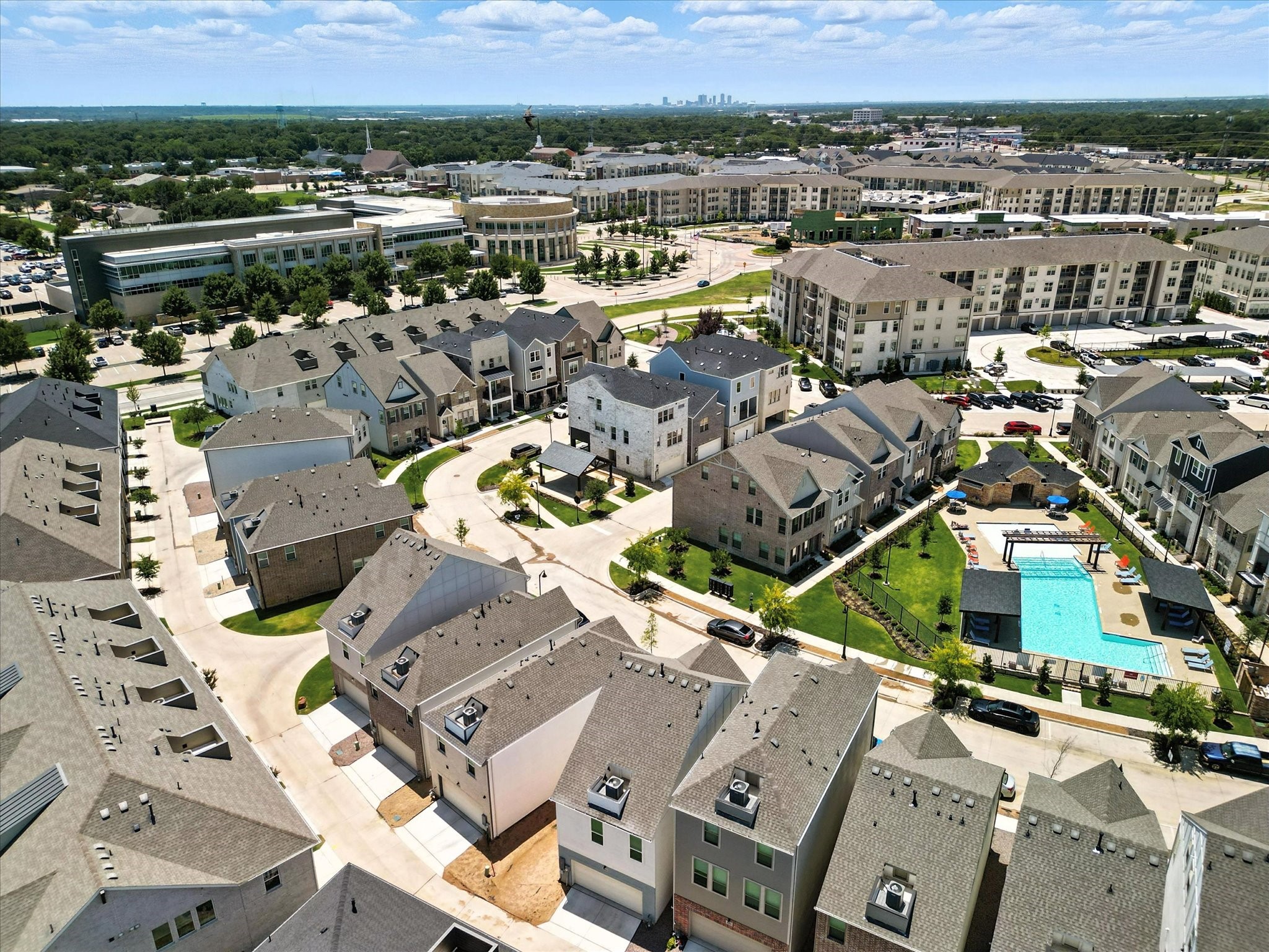 4352 Henderson Avenue