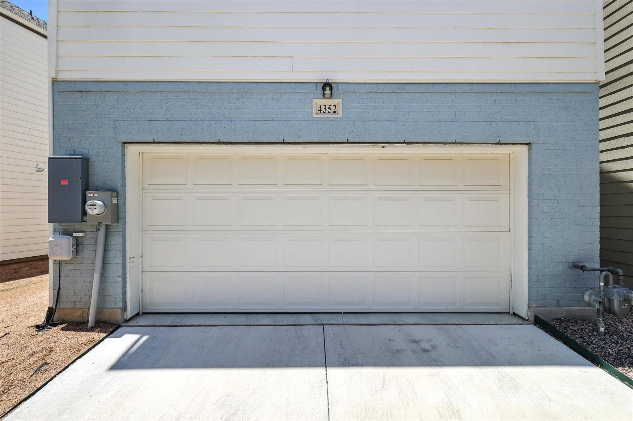 4352 Henderson Avenue