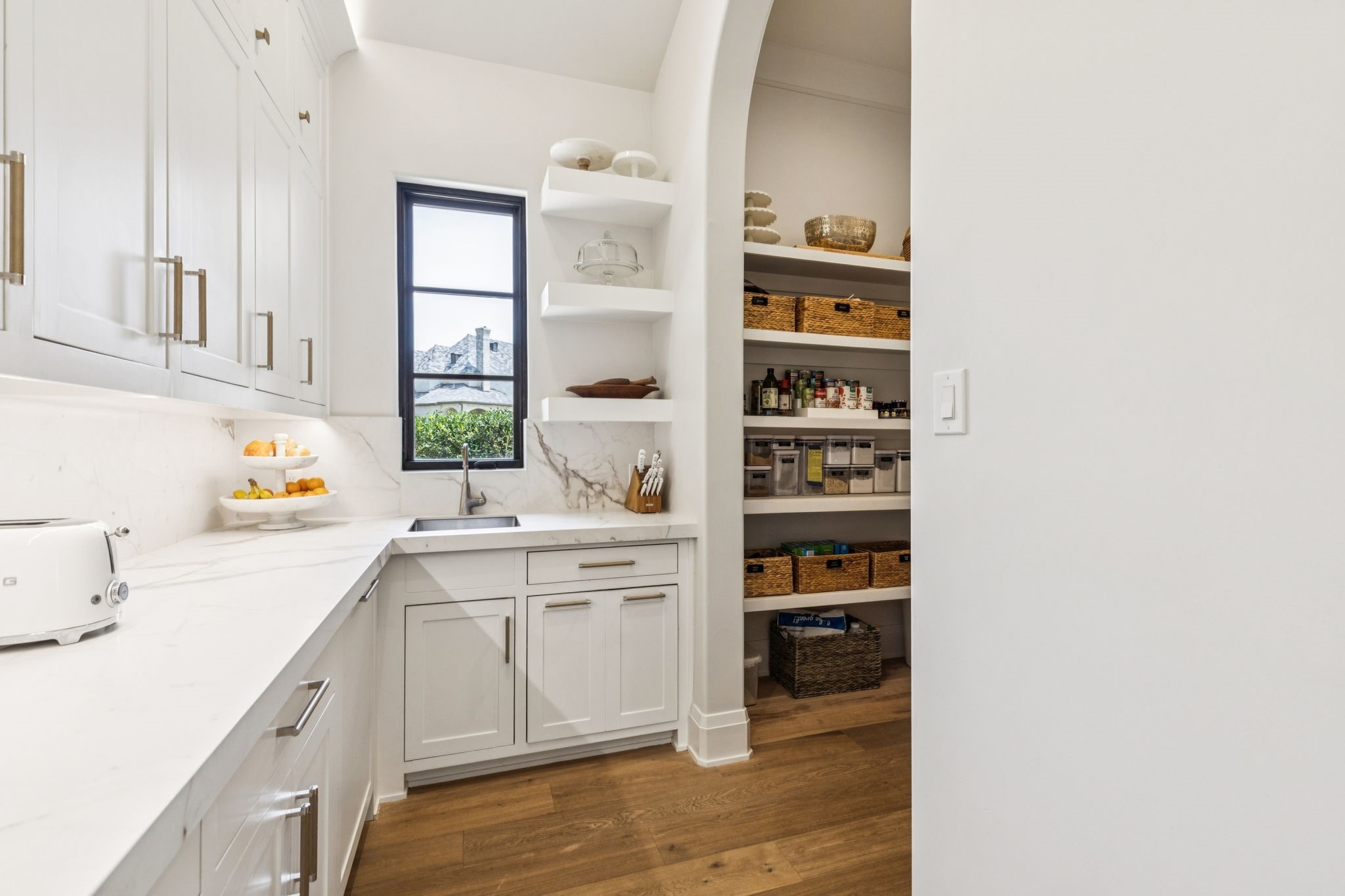 1402 Fountain Grass Court