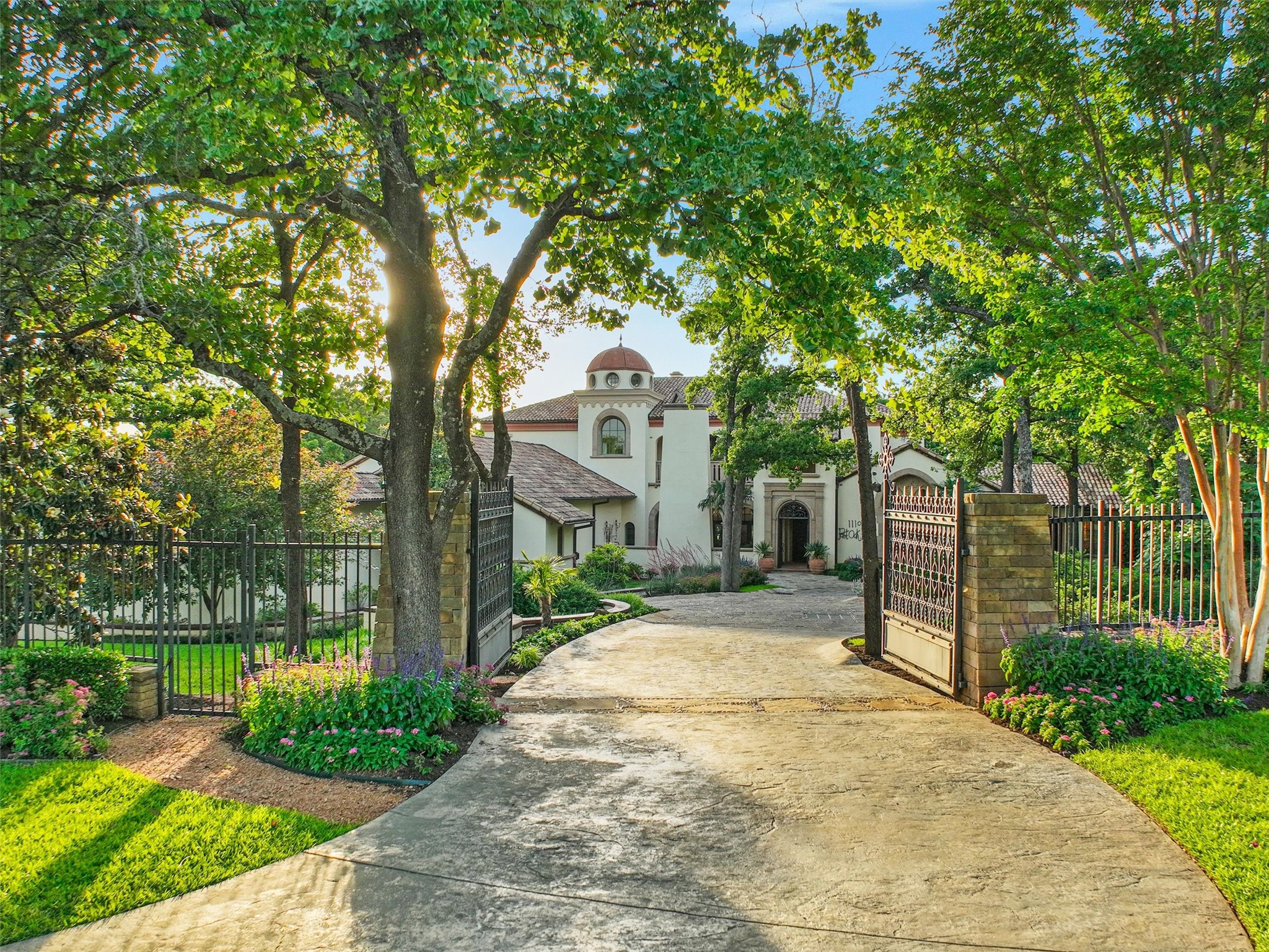 1110 Post Oak Place