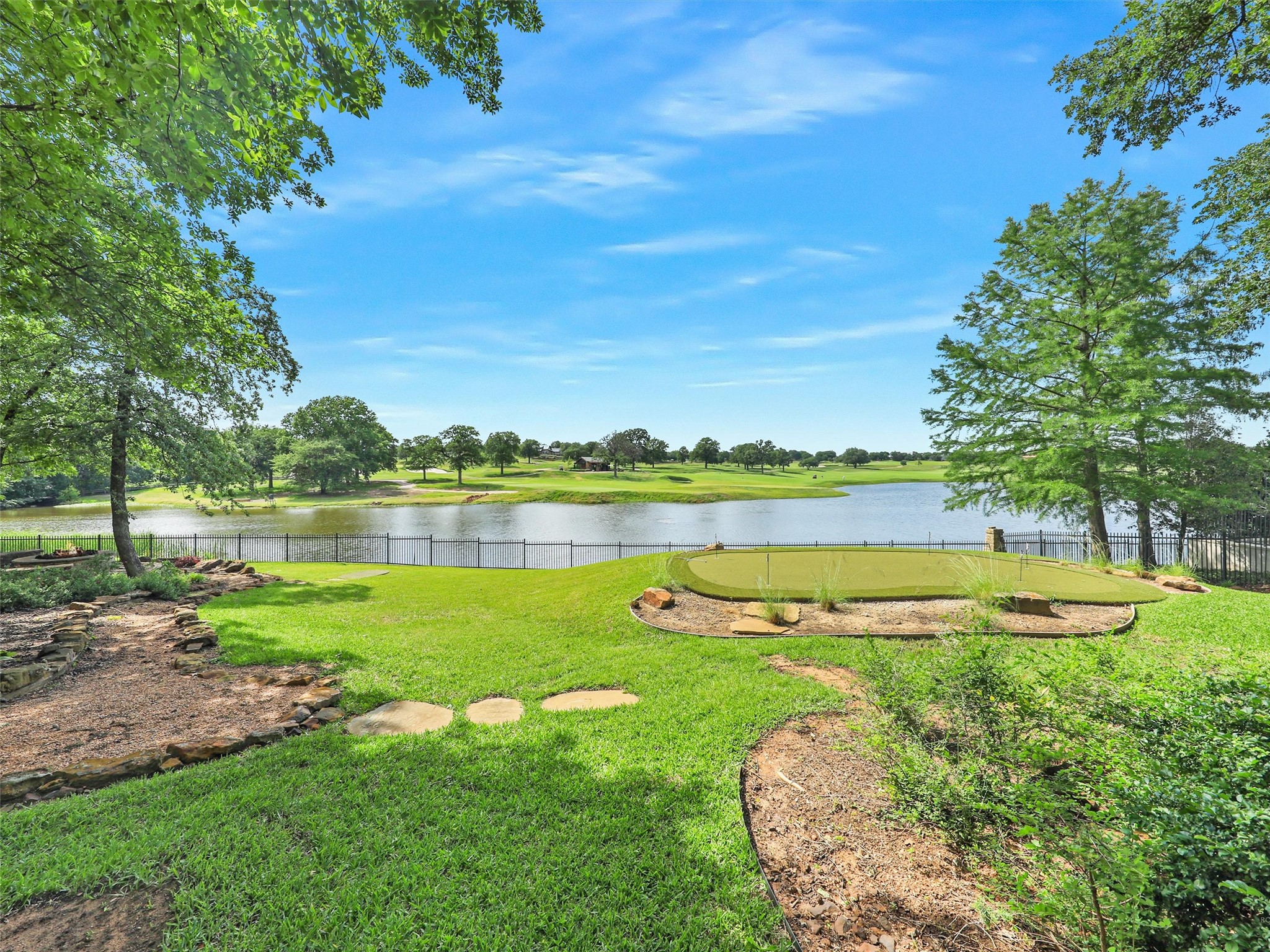 1110 Post Oak Place