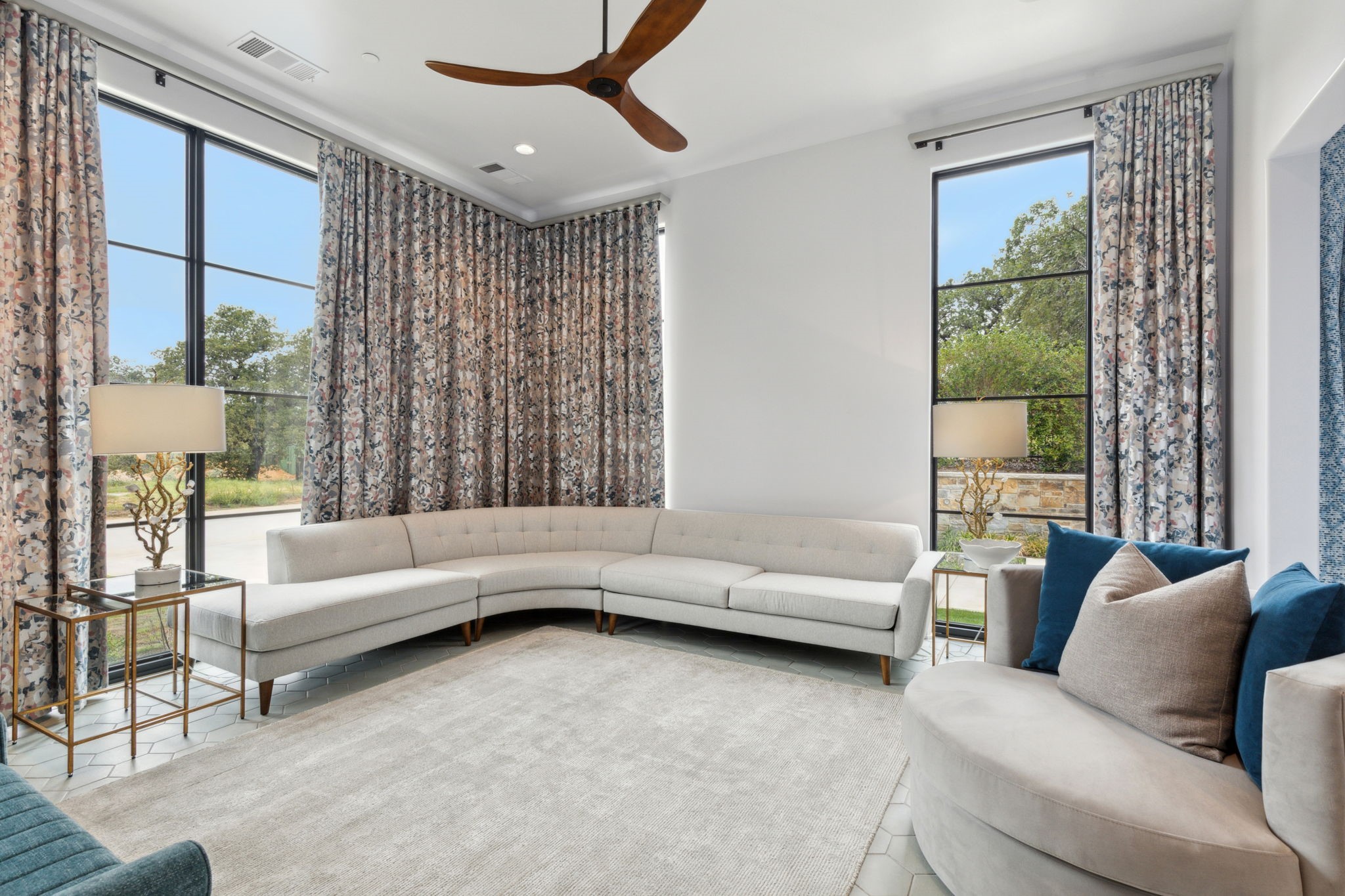 1502 Bluffview Drive