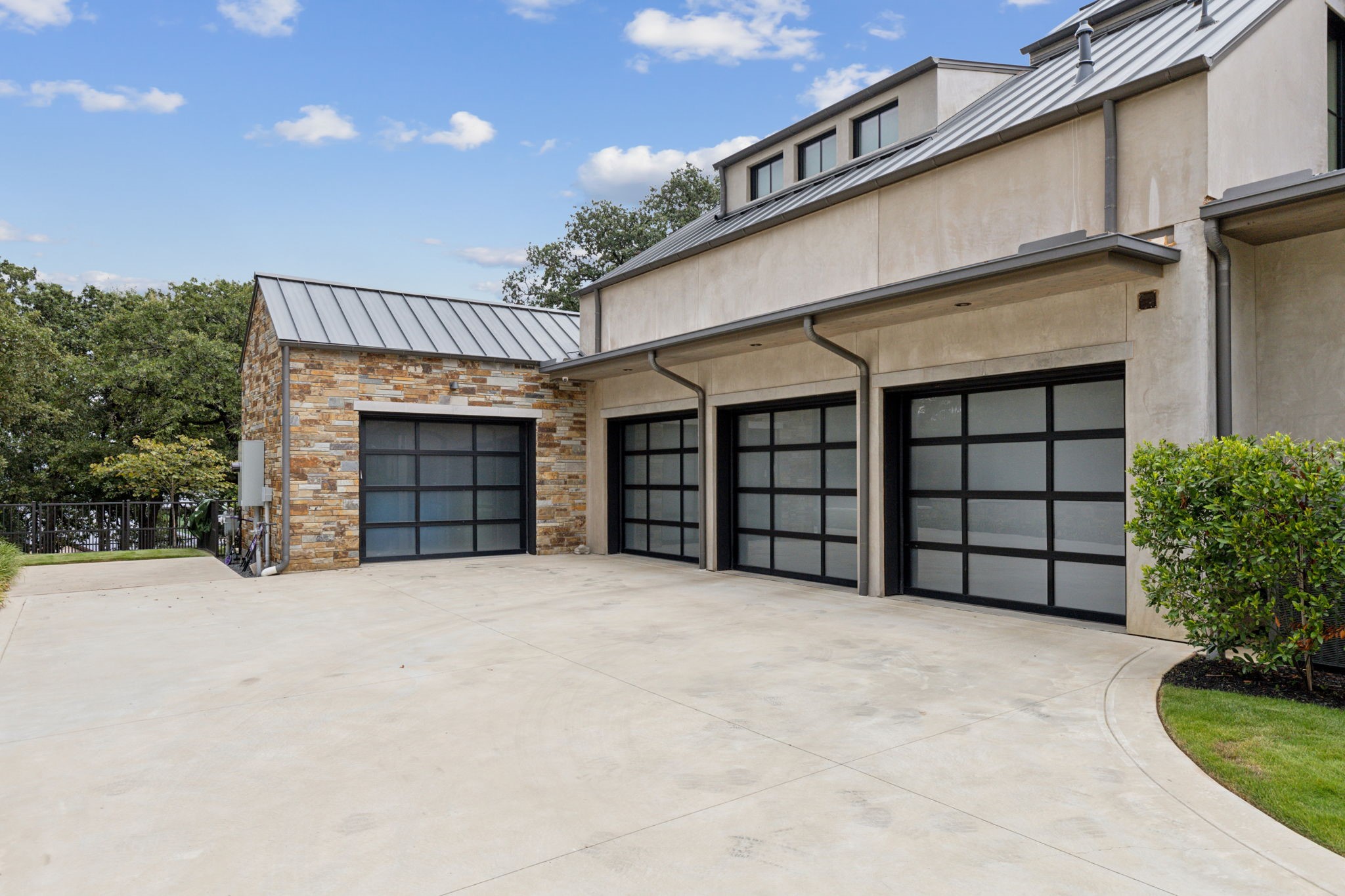 1502 Bluffview Drive