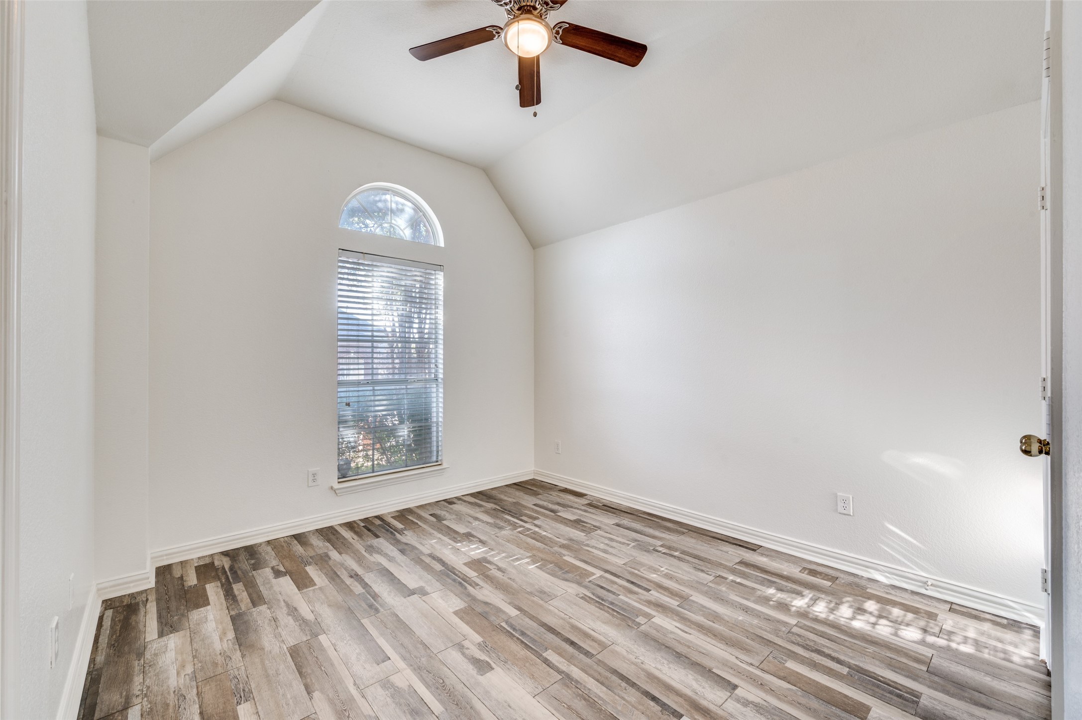 9611 Cliffside Drive