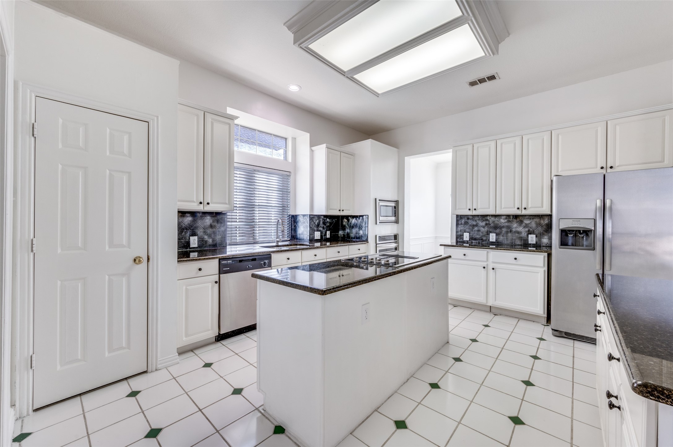 9611 Cliffside Drive