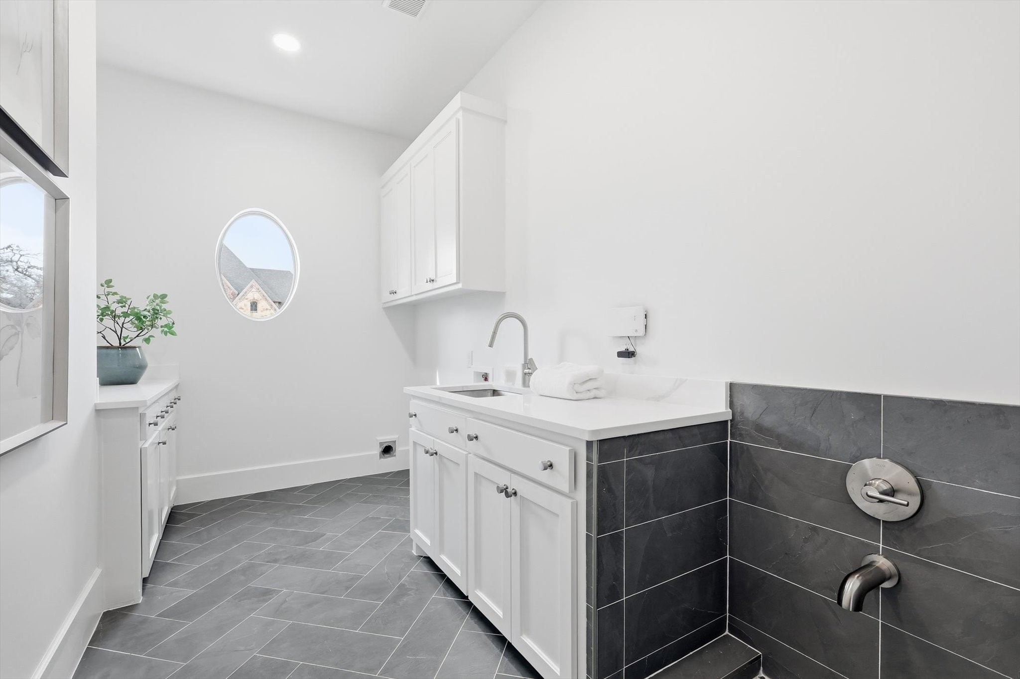 1853 Barrington Court