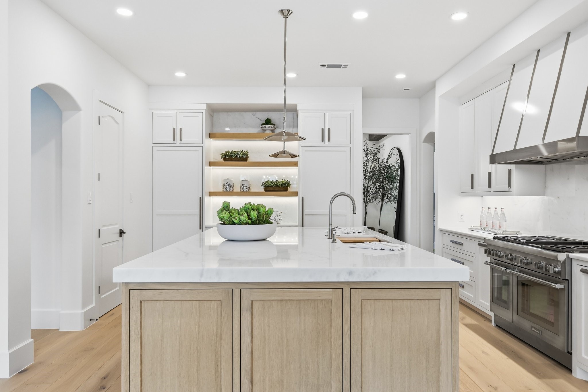 1853 Barrington Court