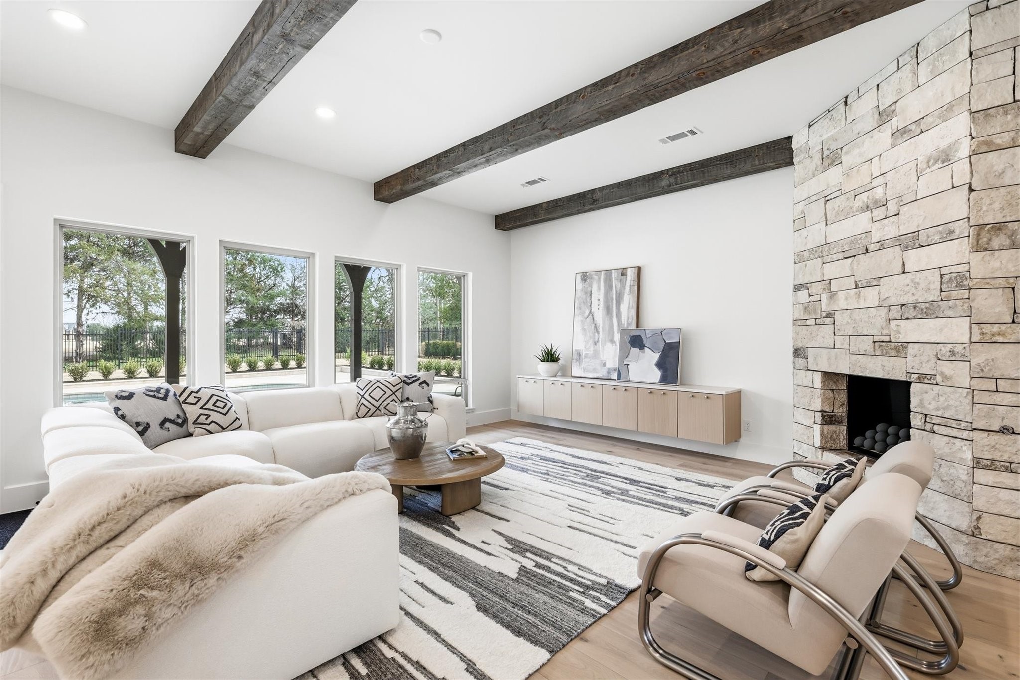 1853 Barrington Court