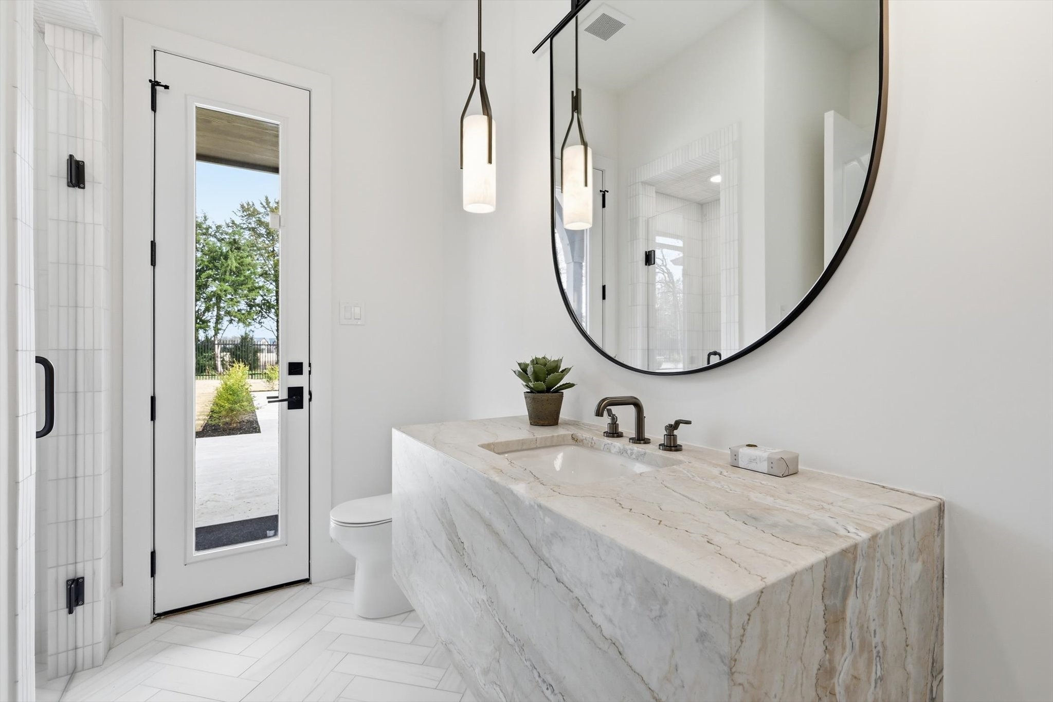 1853 Barrington Court