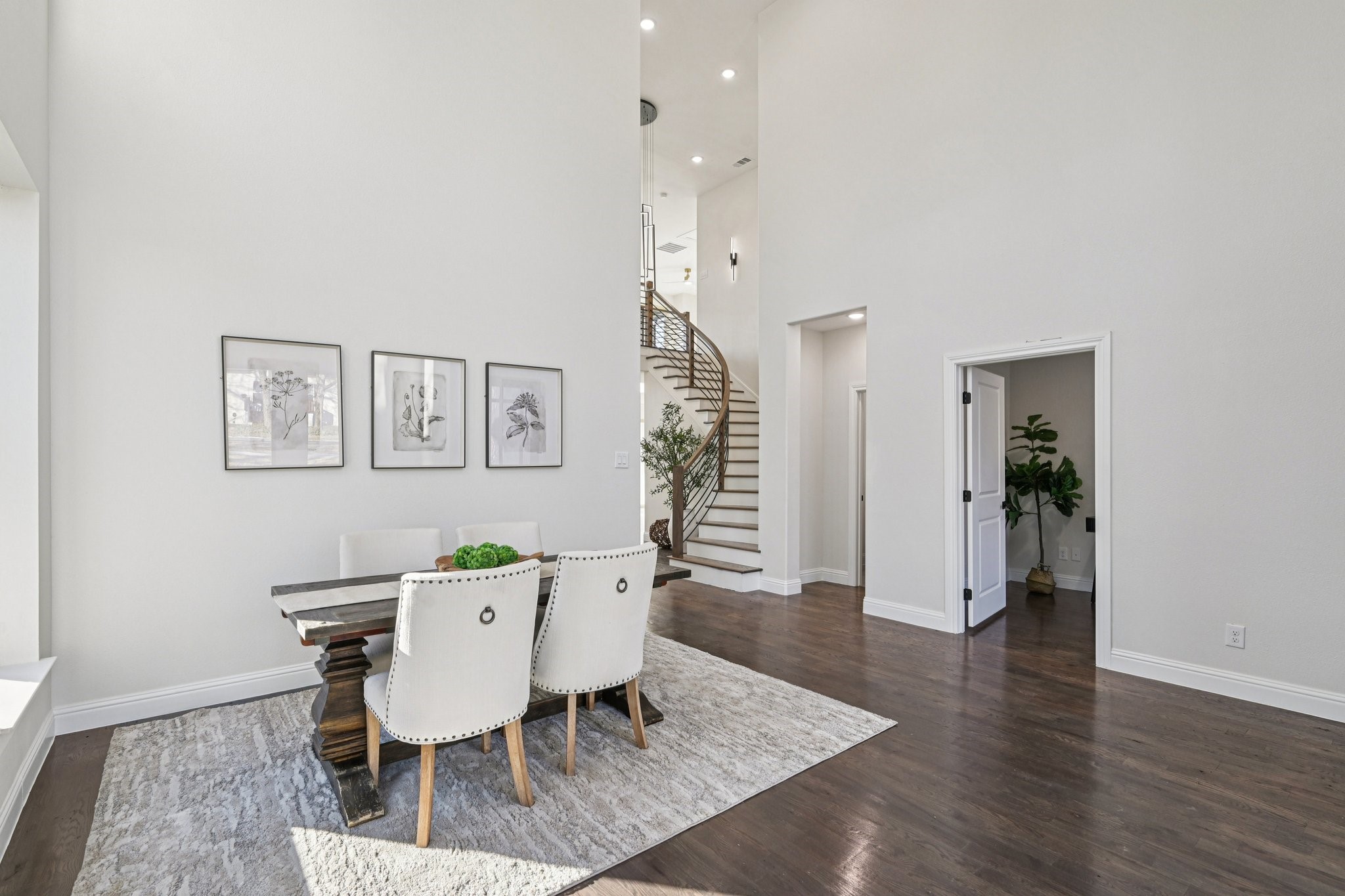 1704 Highland Drive W