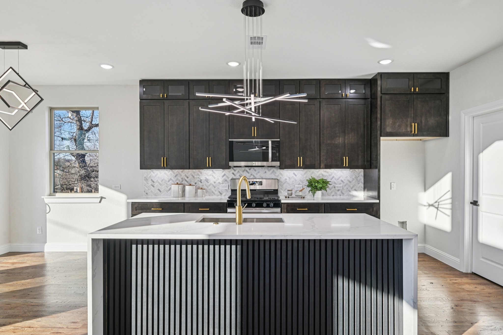 1704 Highland Drive W