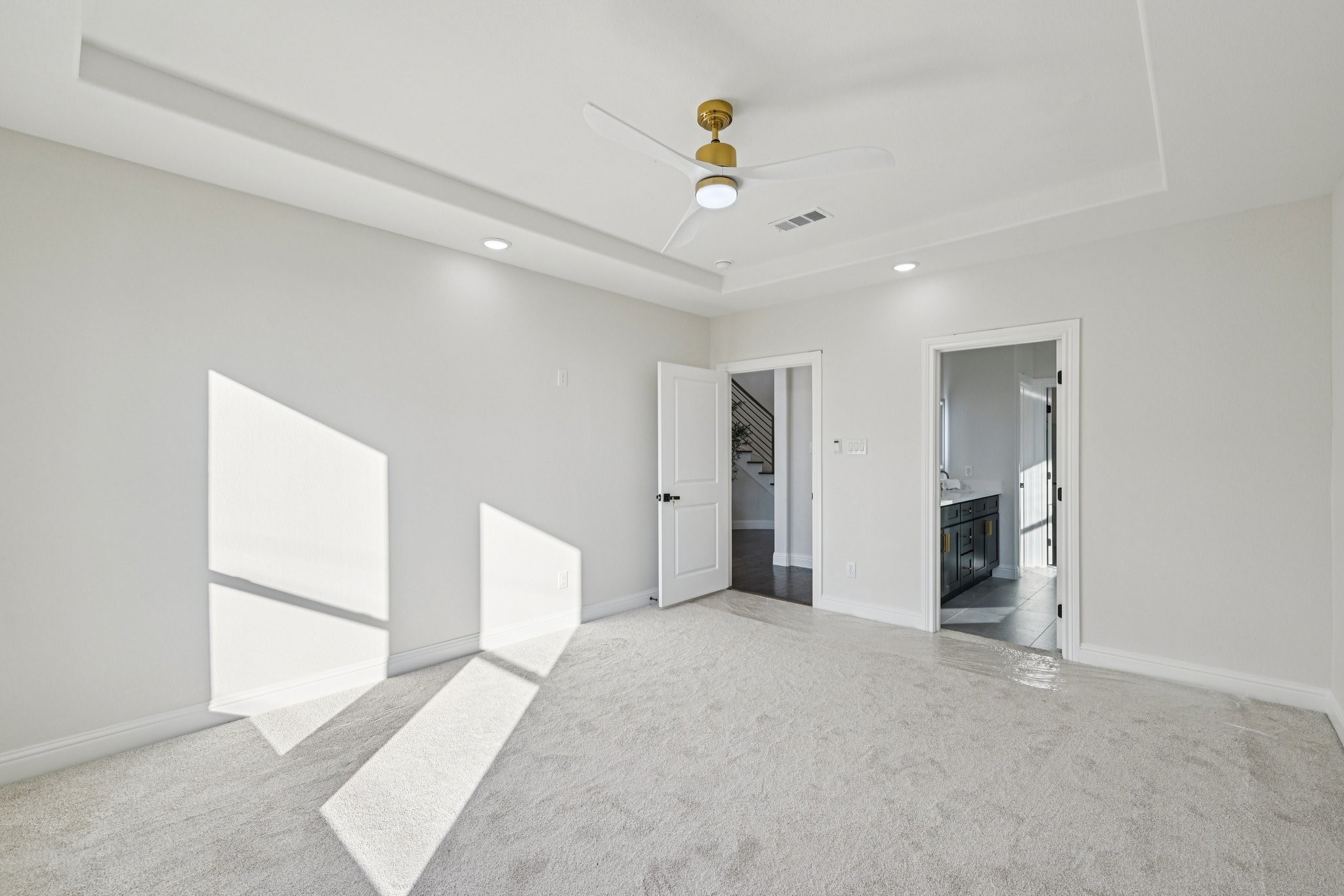 1704 Highland Drive W