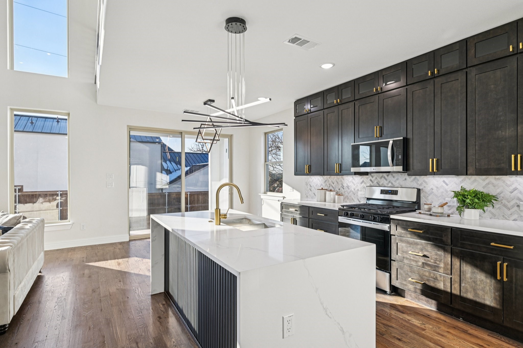 1704 Highland Drive W