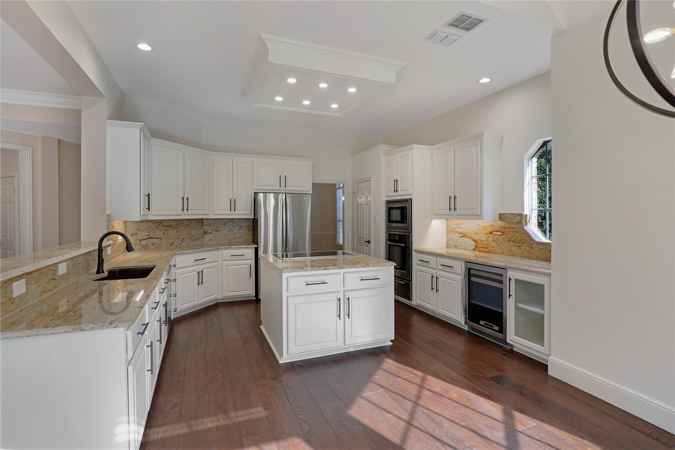 1308 Lakeway Drive