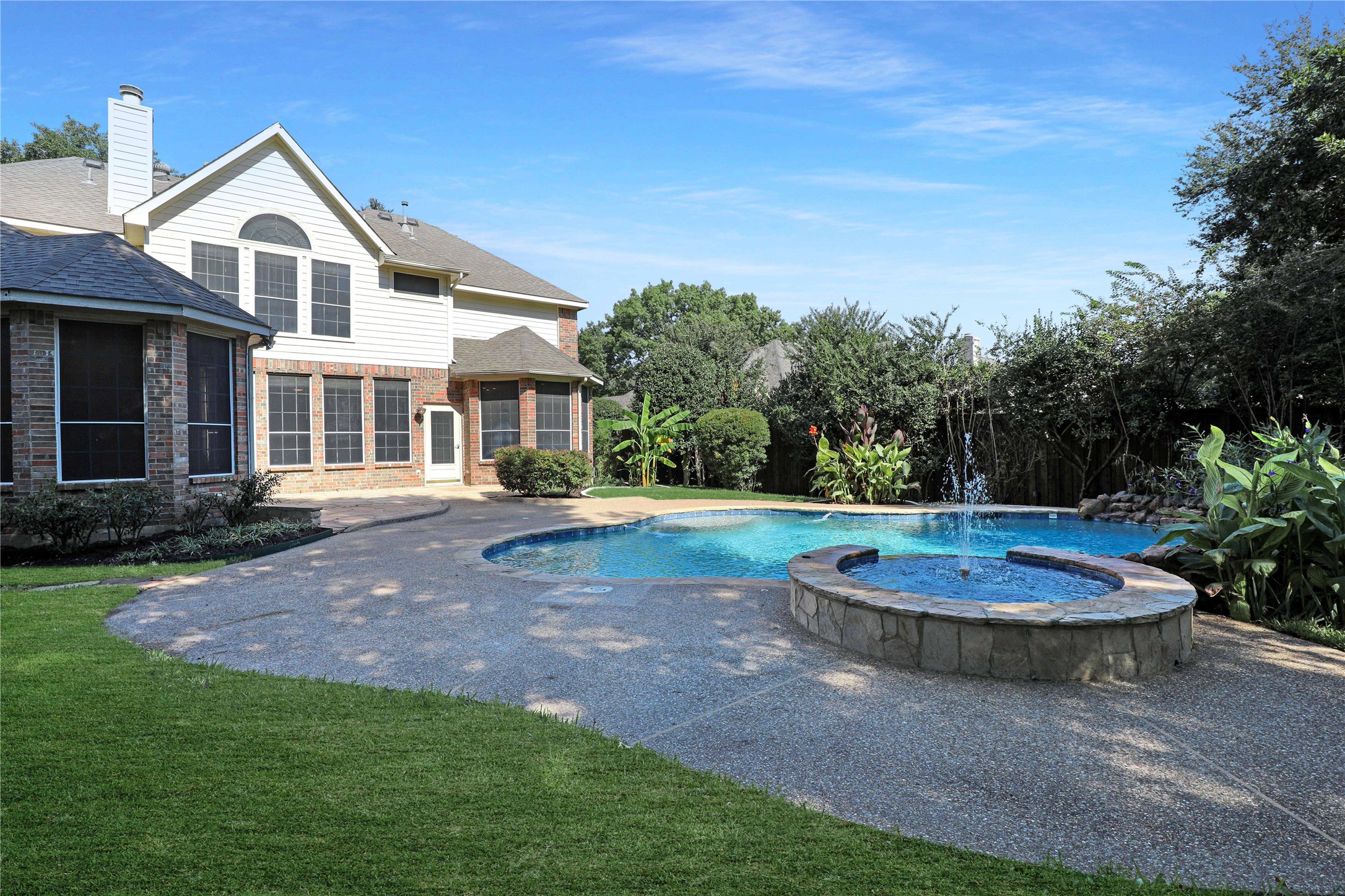 1308 Lakeway Drive