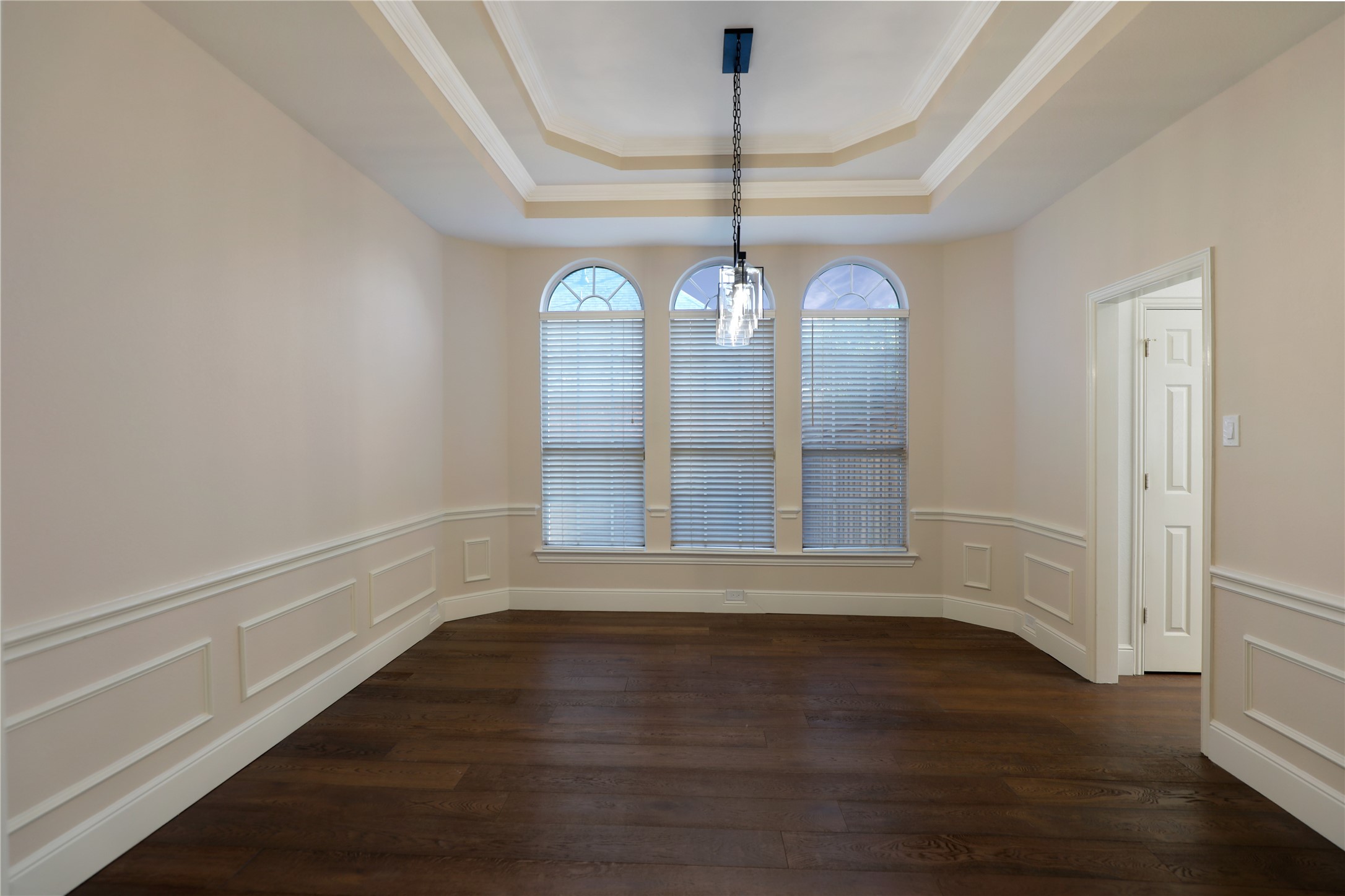1308 Lakeway Drive
