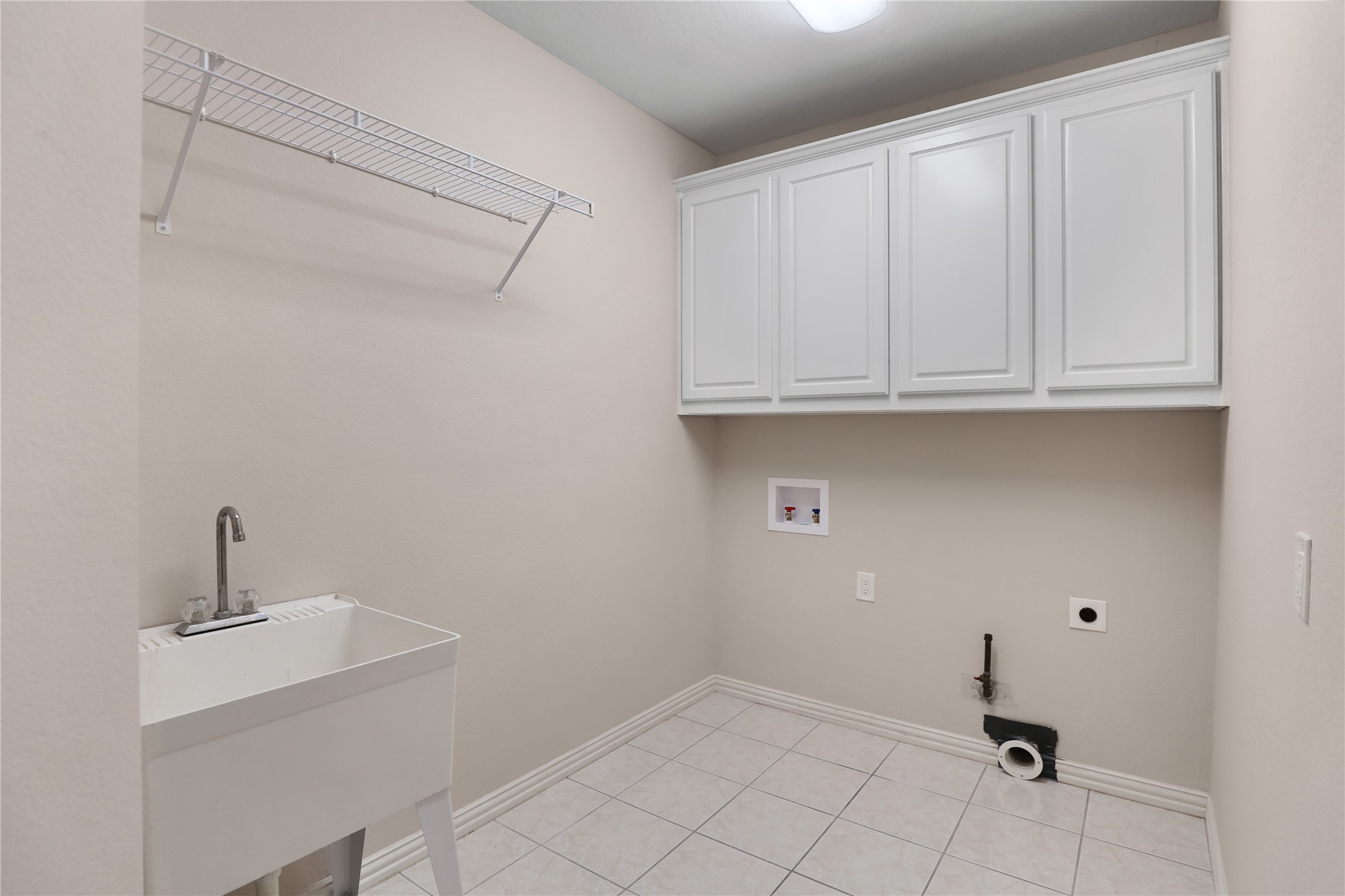 1308 Lakeway Drive