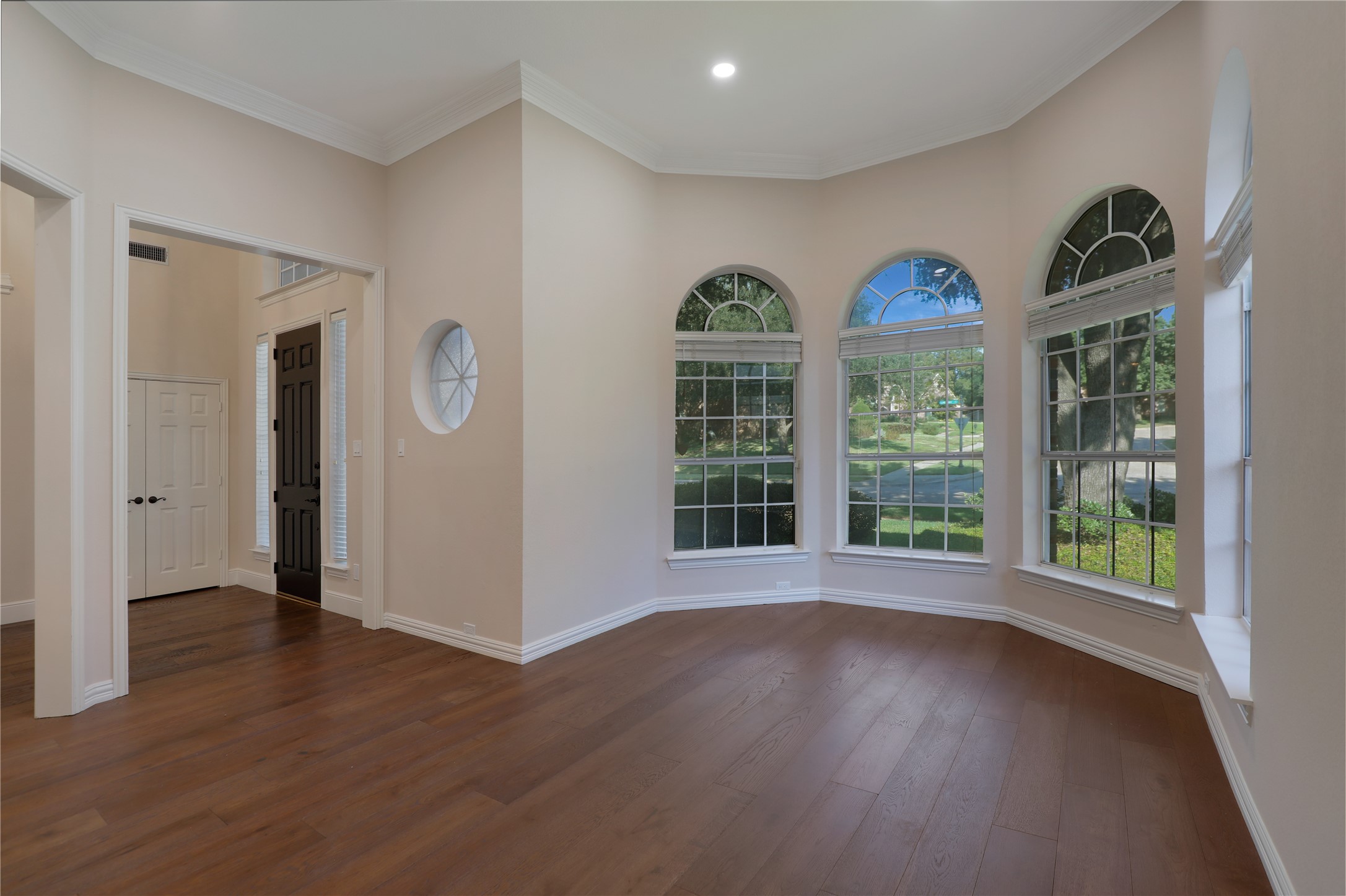 1308 Lakeway Drive