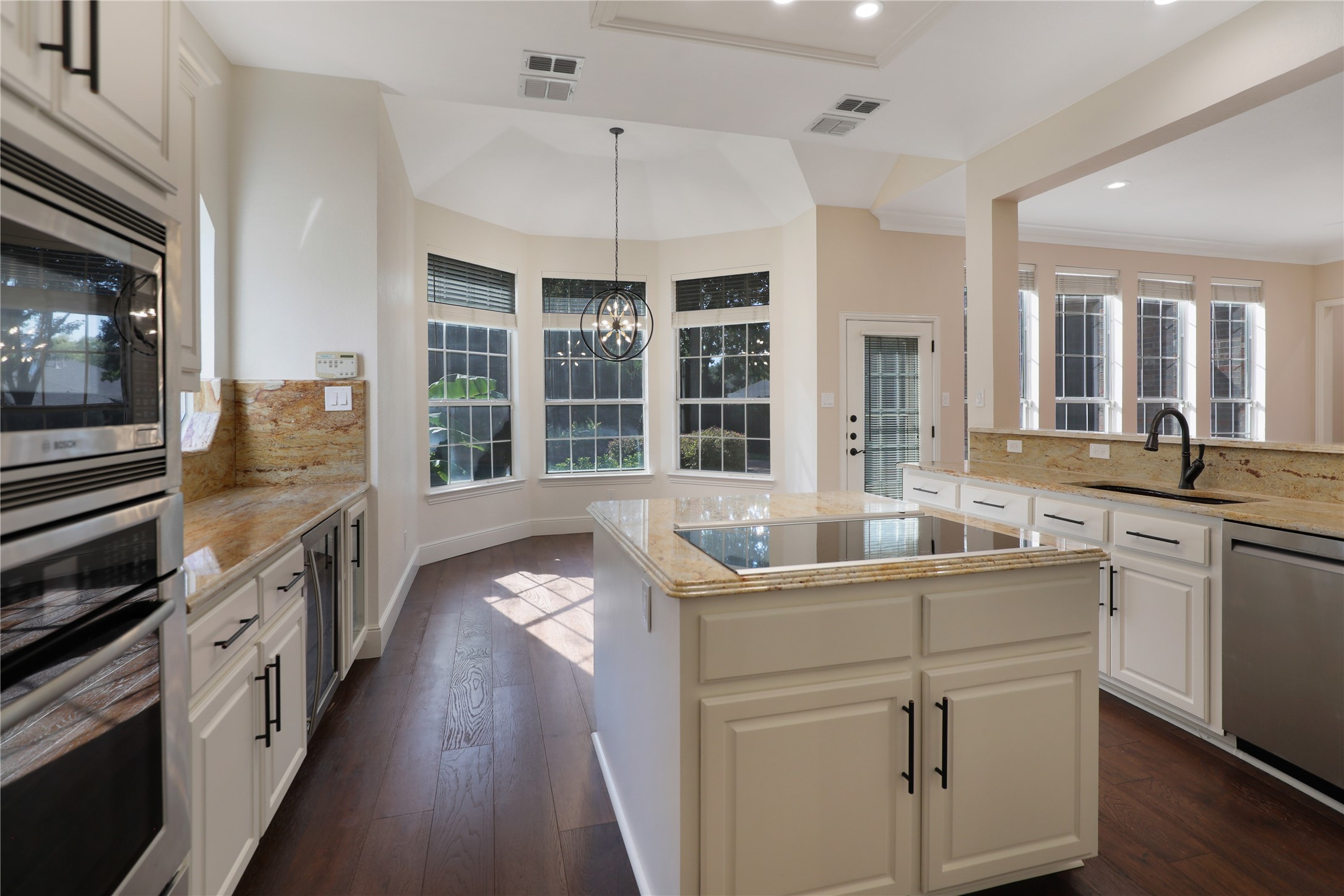 1308 Lakeway Drive