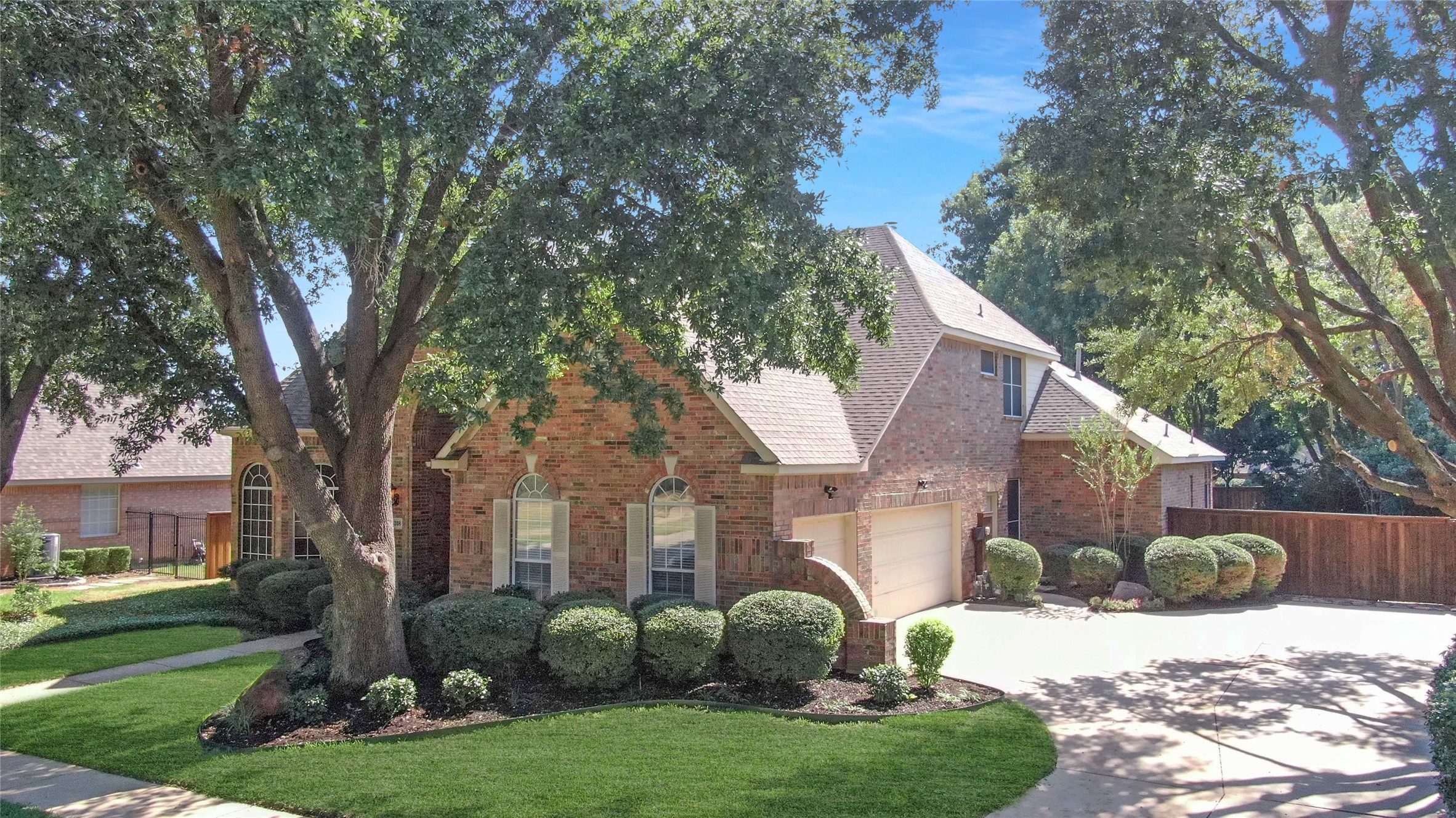 1308 Lakeway Drive