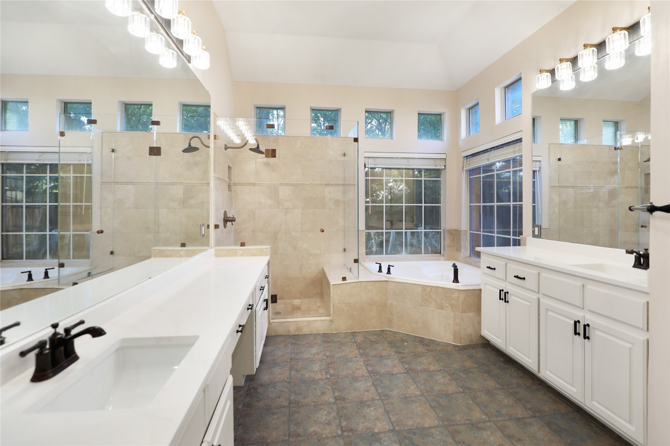 1308 Lakeway Drive