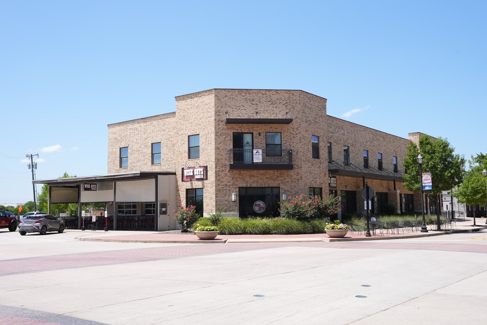 311 S Oak Street 275.8