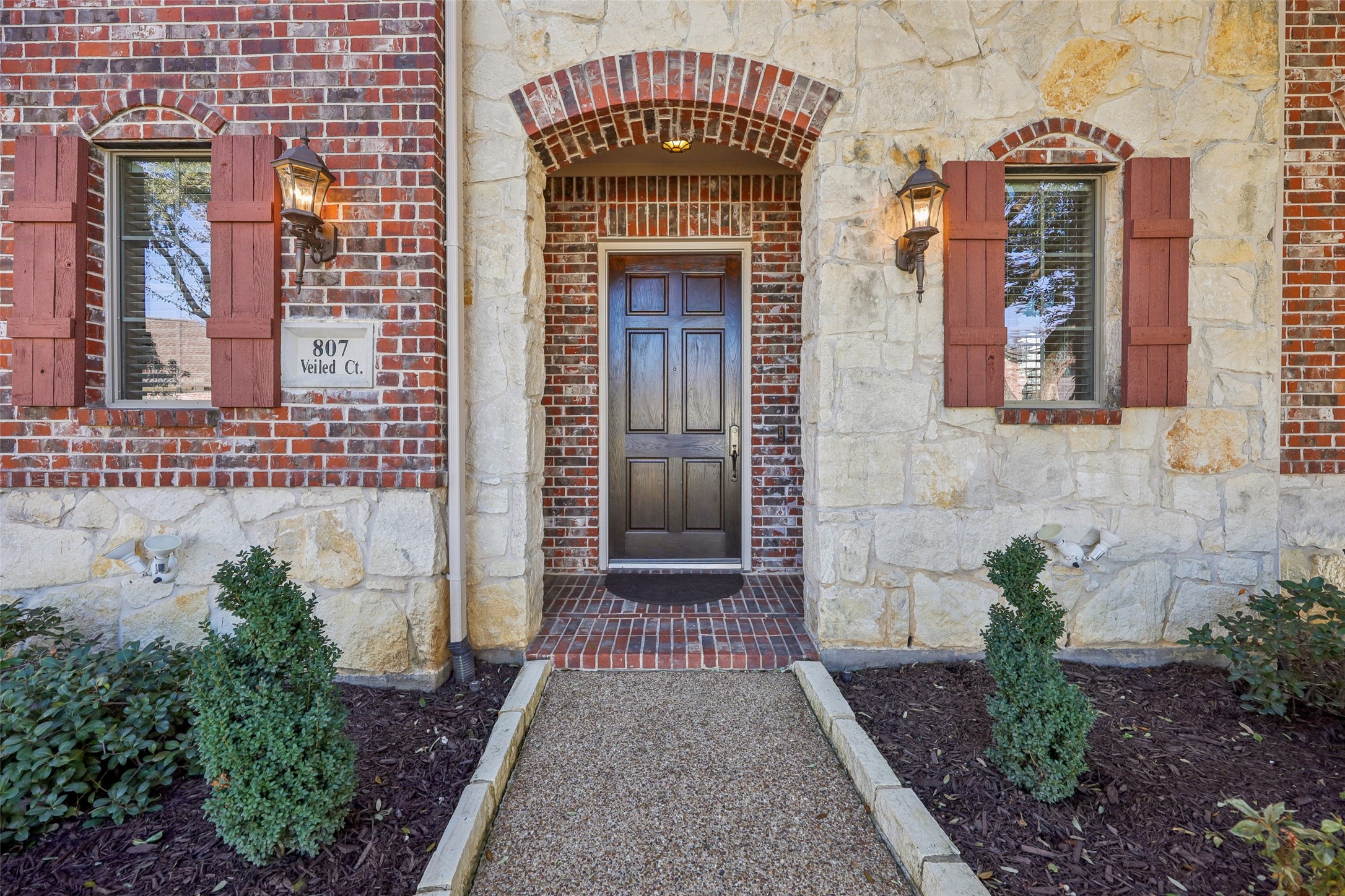 807 Veiled Court