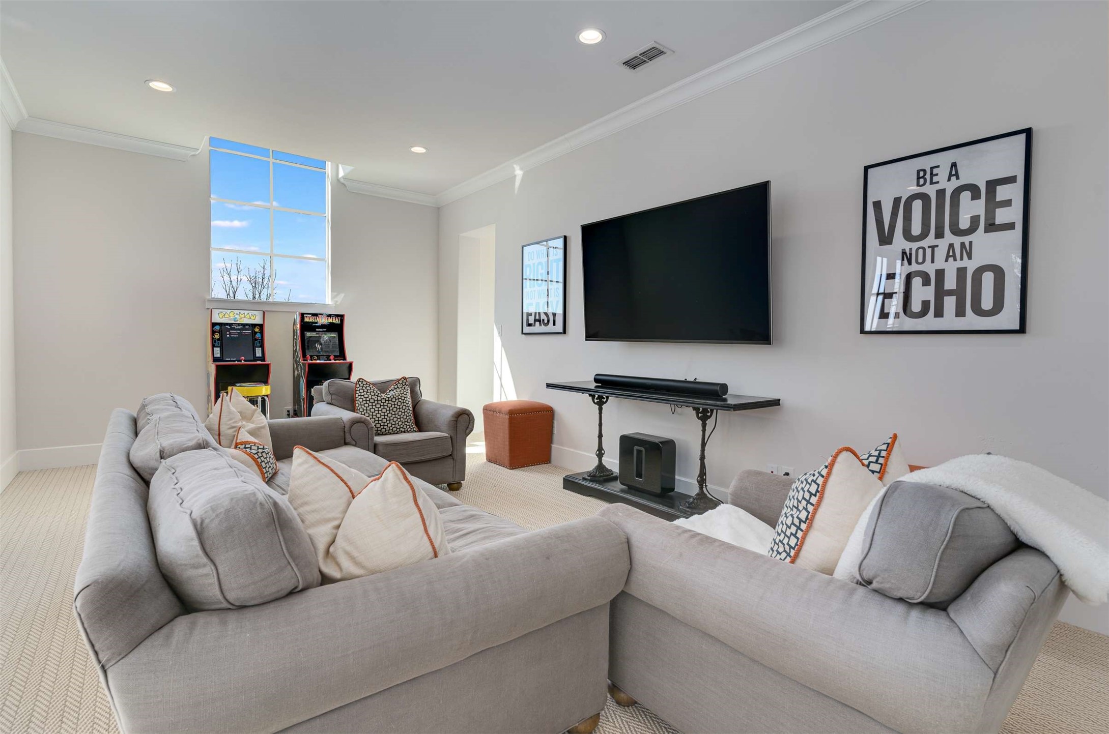 912 winding ridge Trail