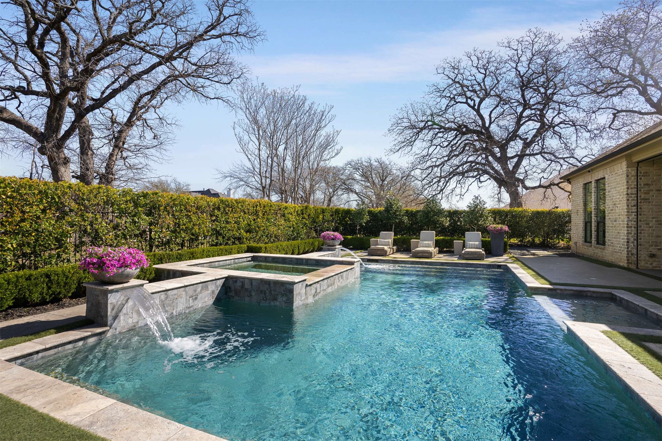 912 winding ridge Trail