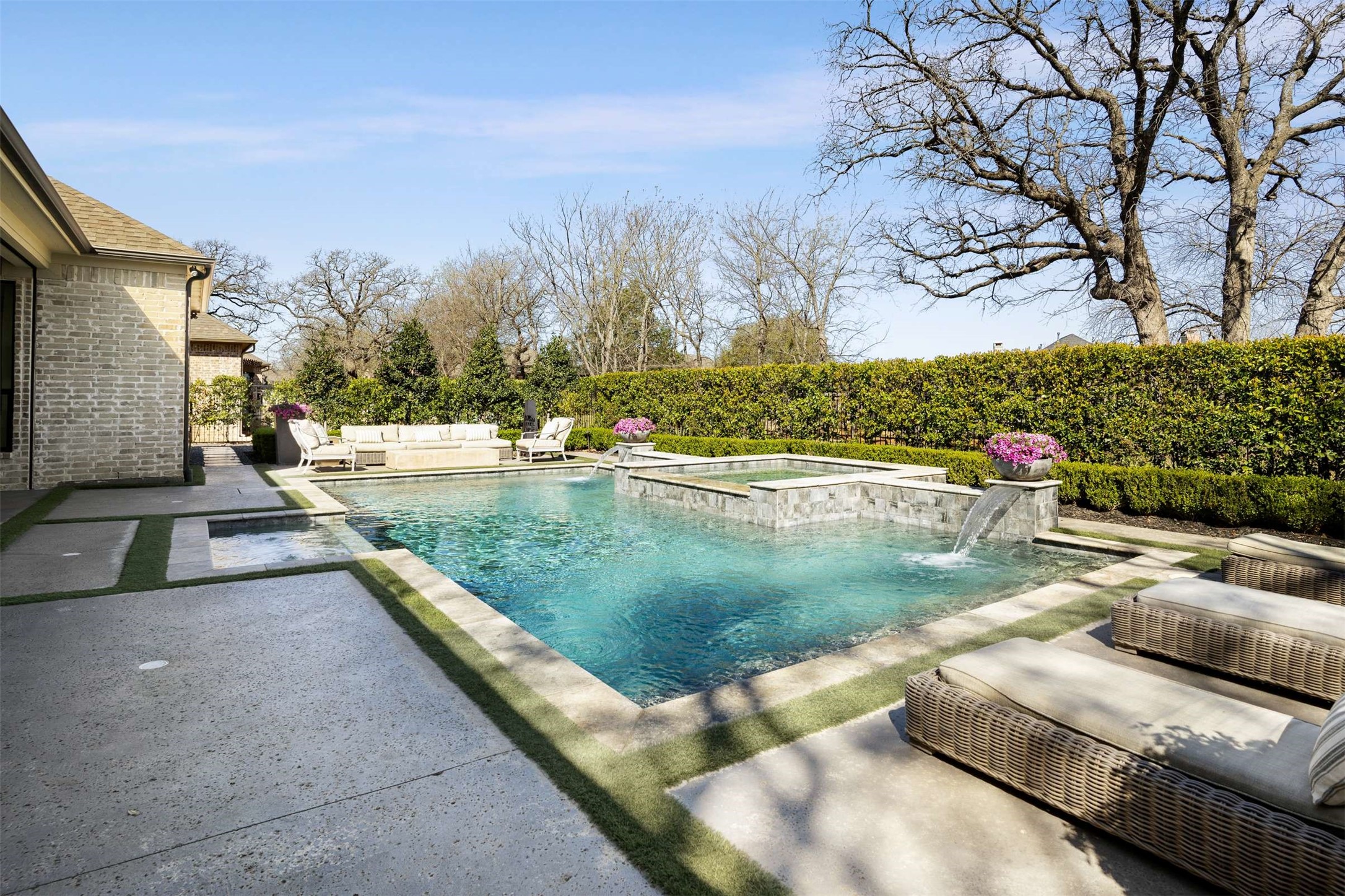 912 winding ridge Trail