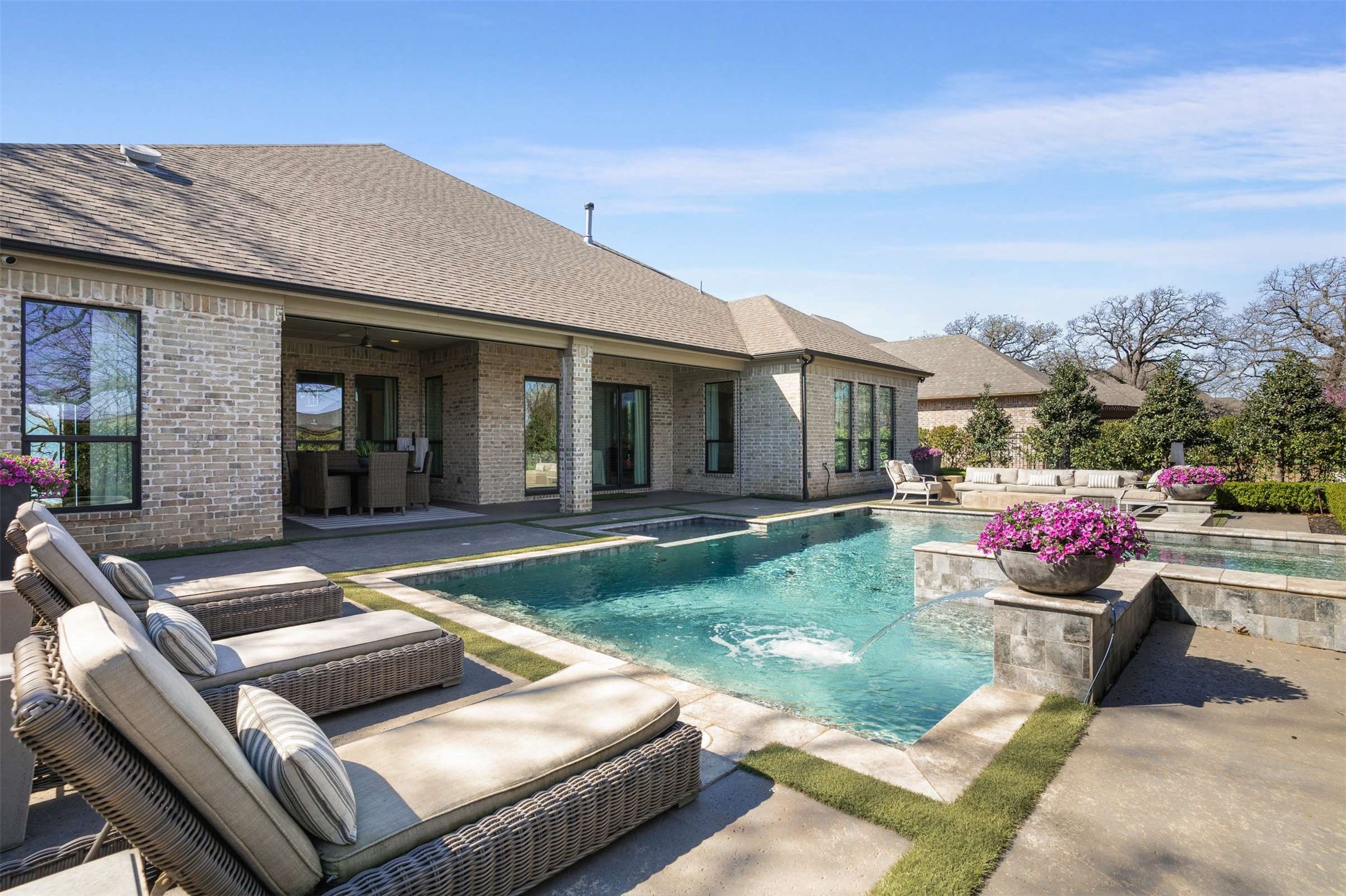 912 winding ridge Trail