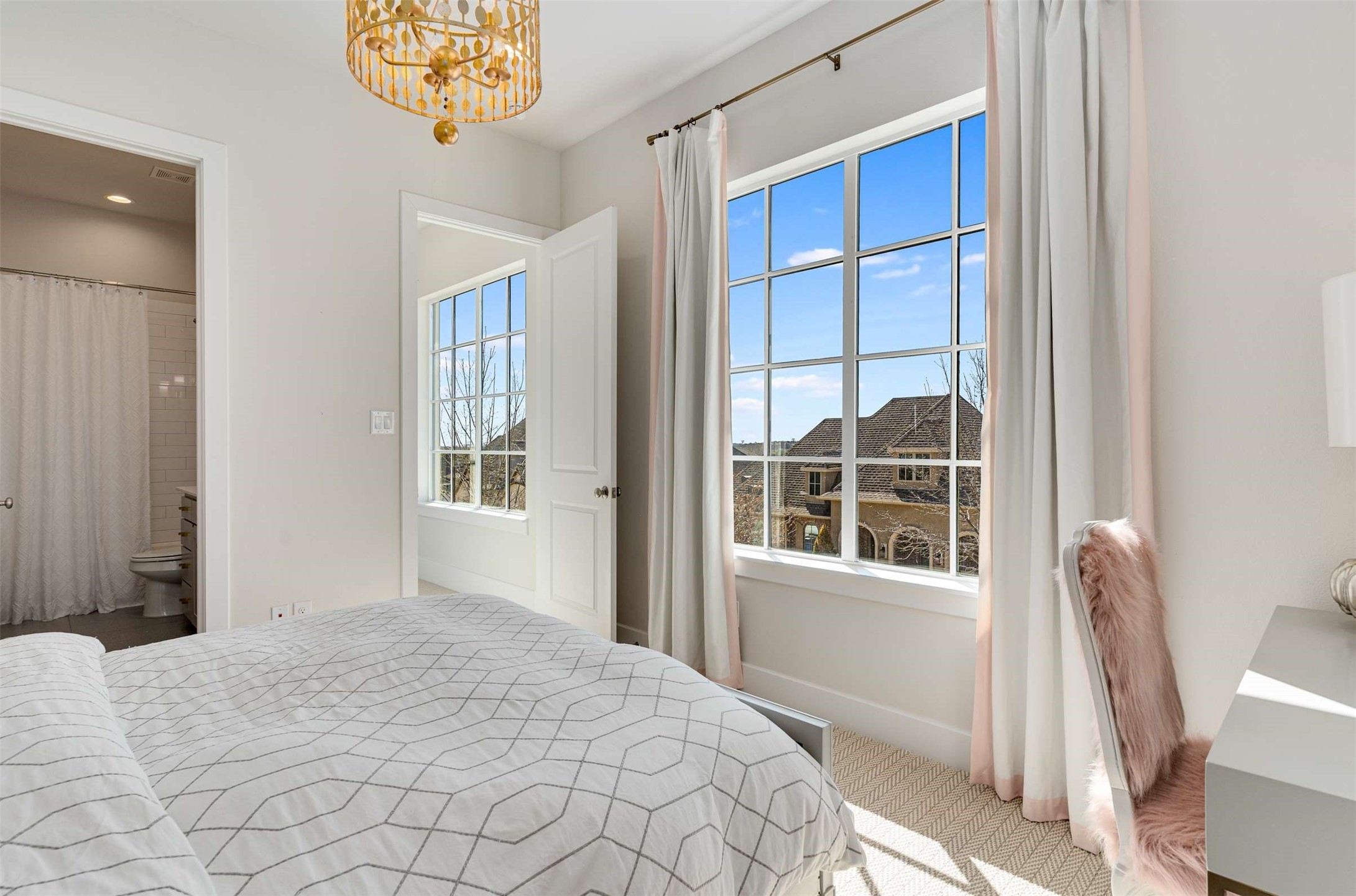 912 winding ridge Trail