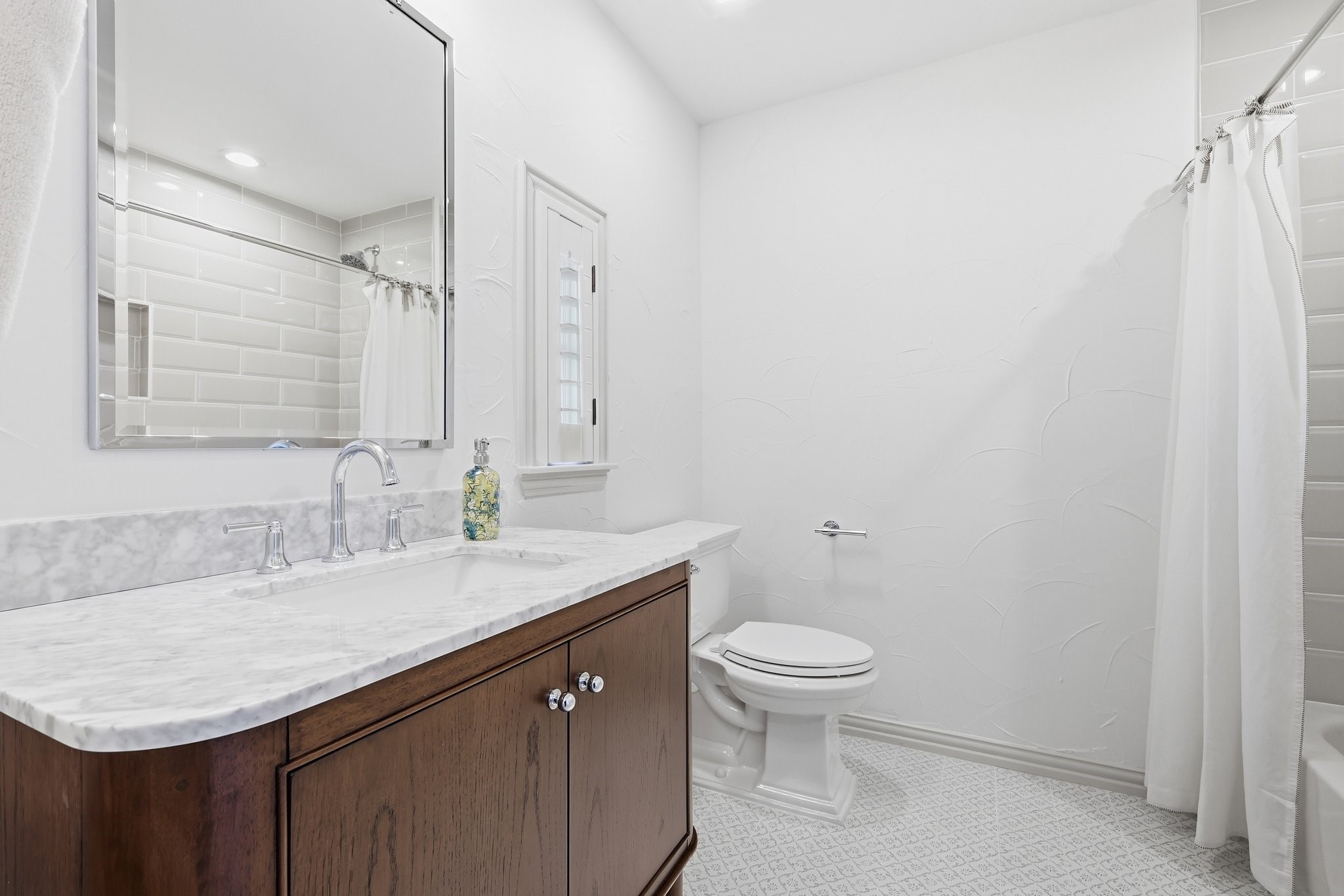 3800 Long Meadow Drive