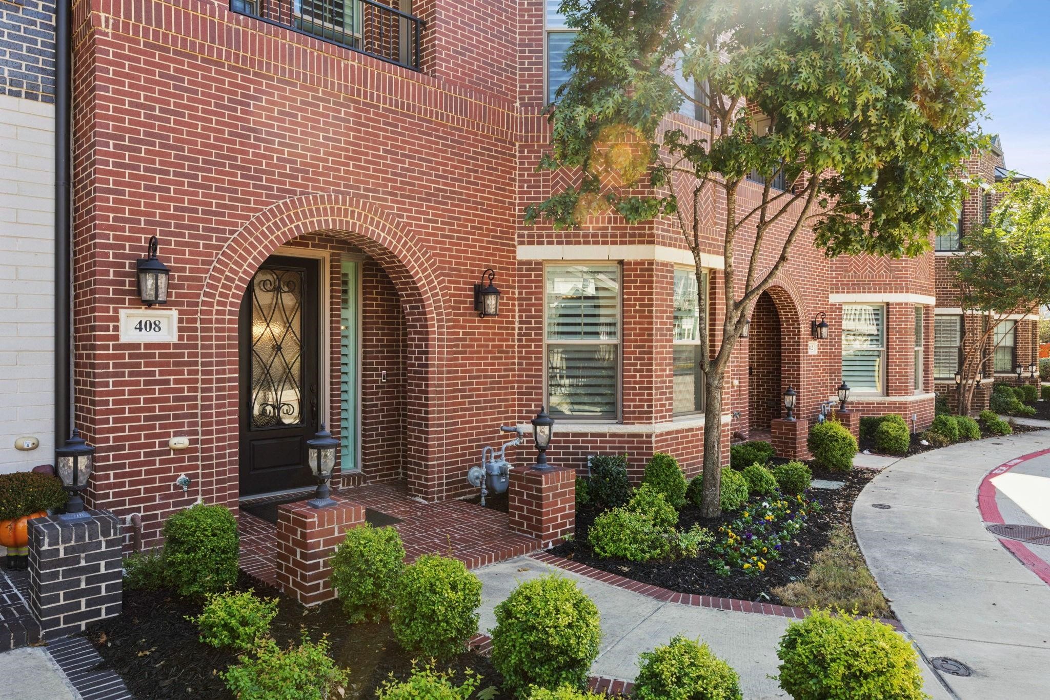 408 Crockett Circle