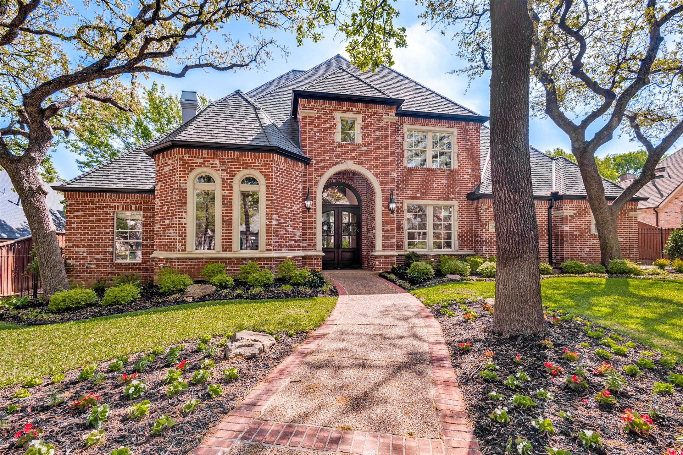 805 Huntington Court