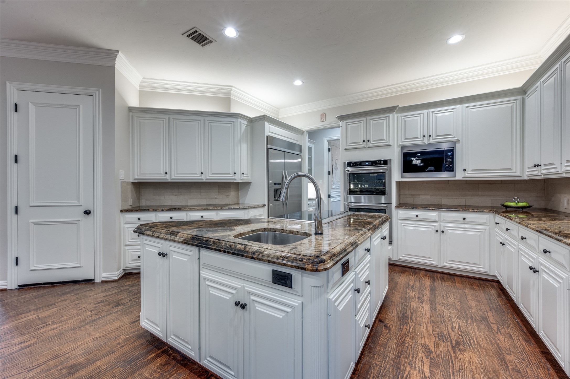 805 Huntington Court