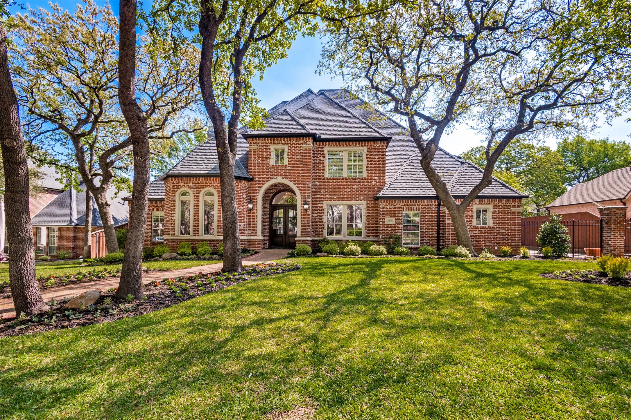 805 Huntington Court