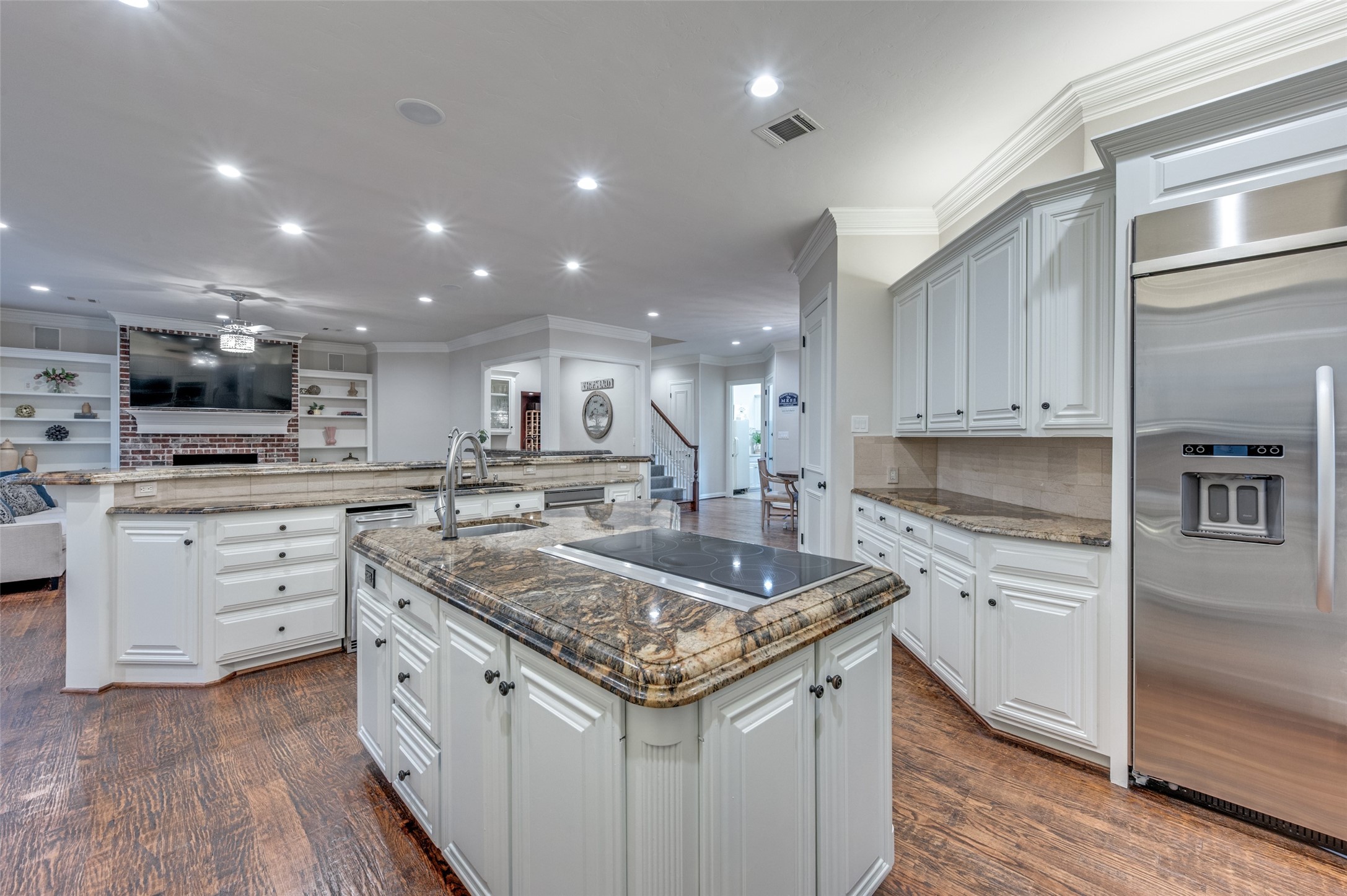 805 Huntington Court