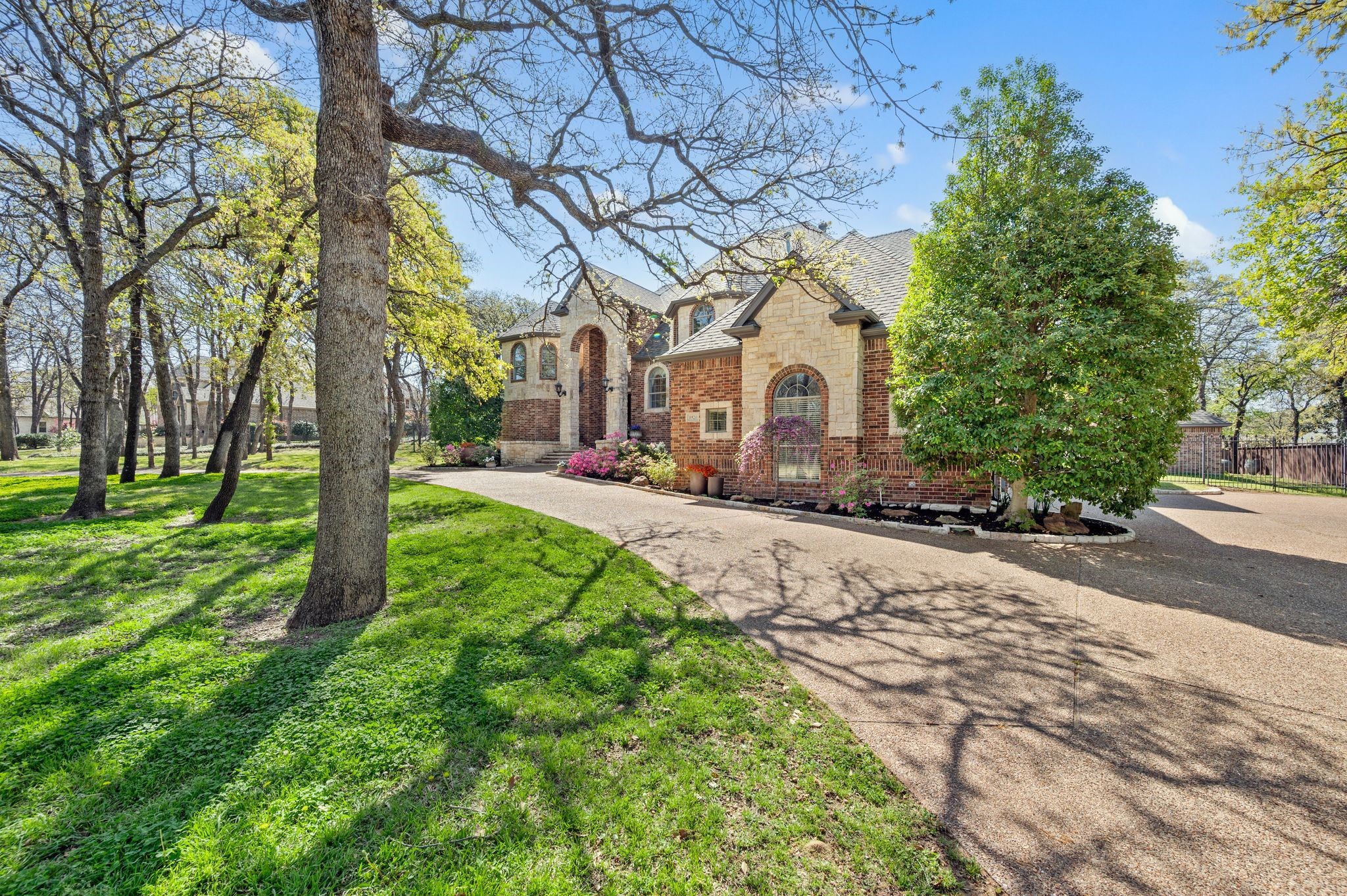 1920 Stonecastle Drive