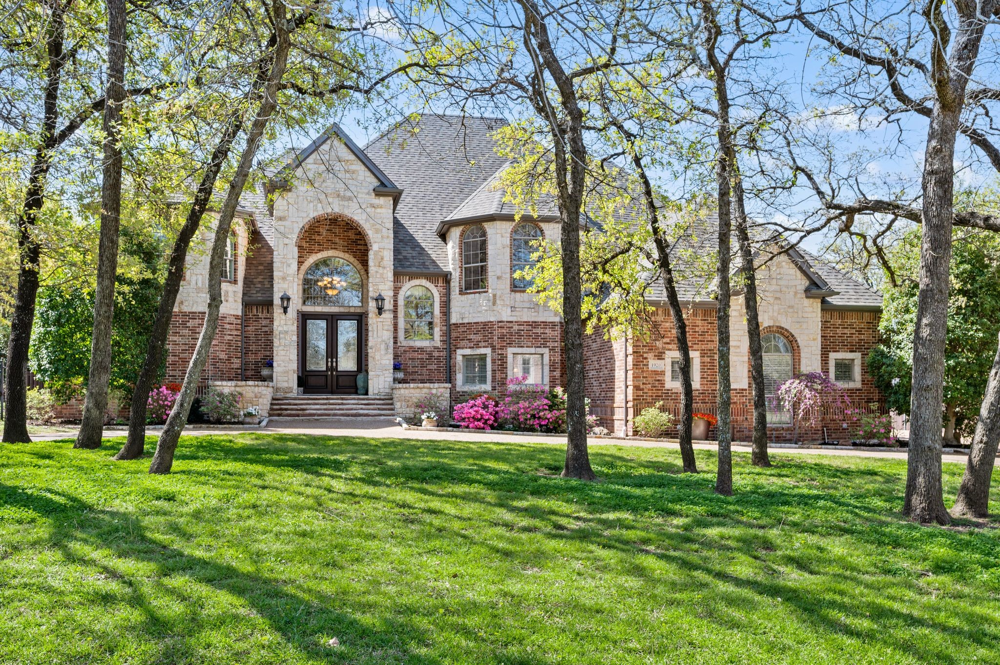 1920 Stonecastle Drive