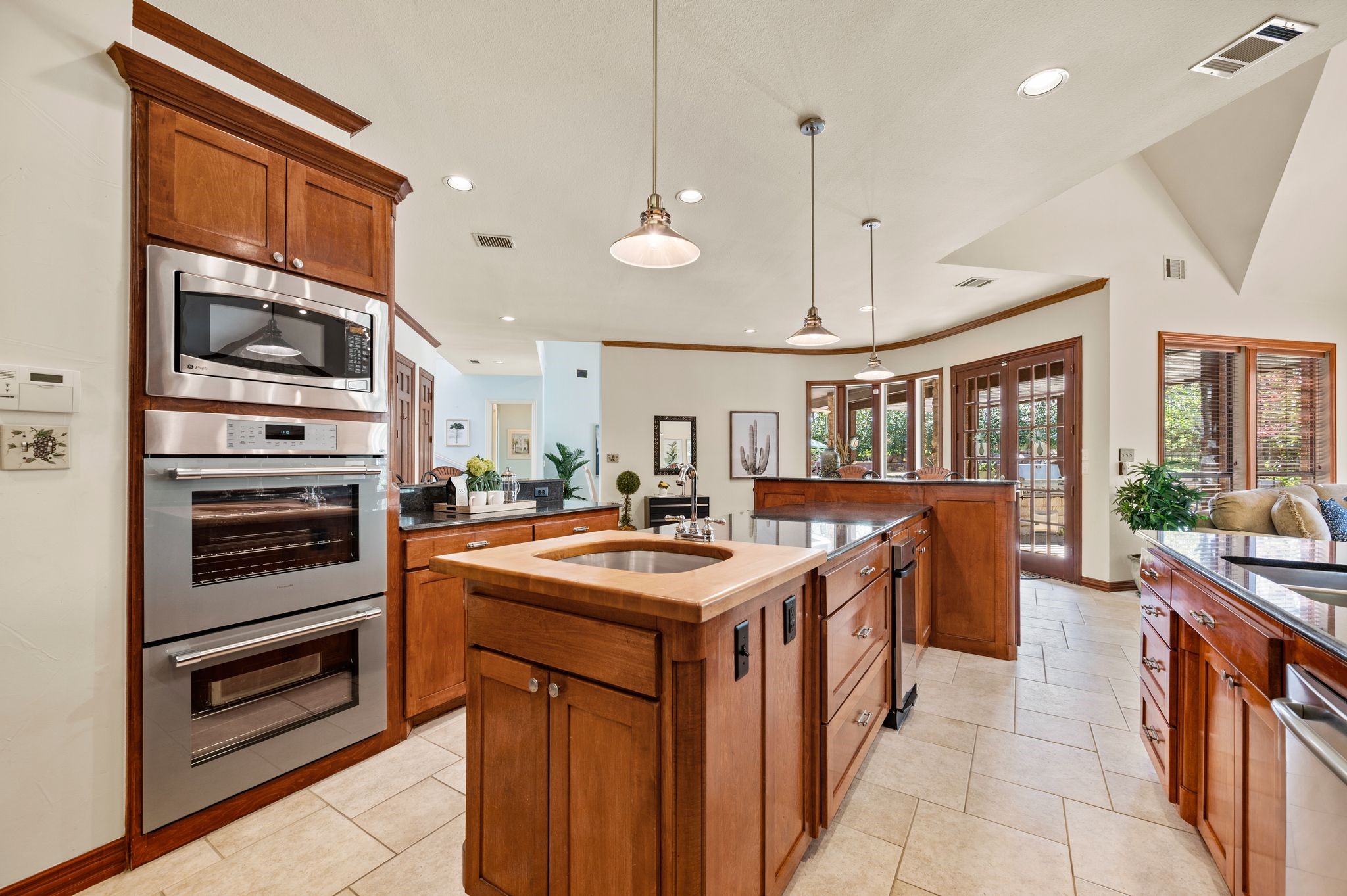 1920 Stonecastle Drive