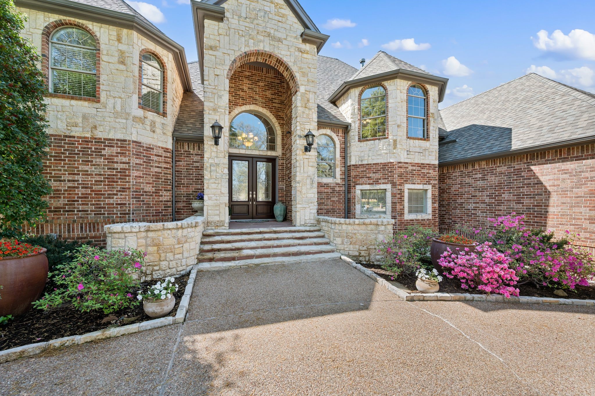 1920 Stonecastle Drive