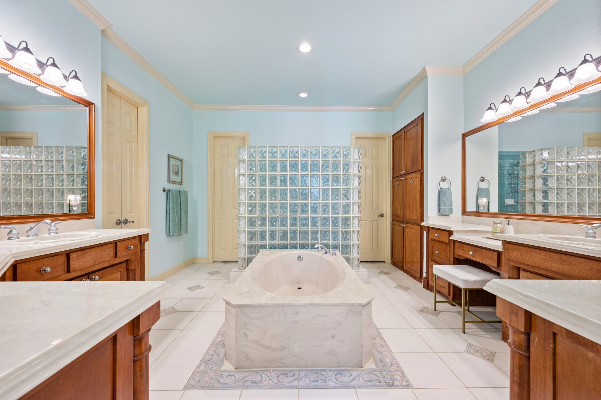 1920 Stonecastle Drive