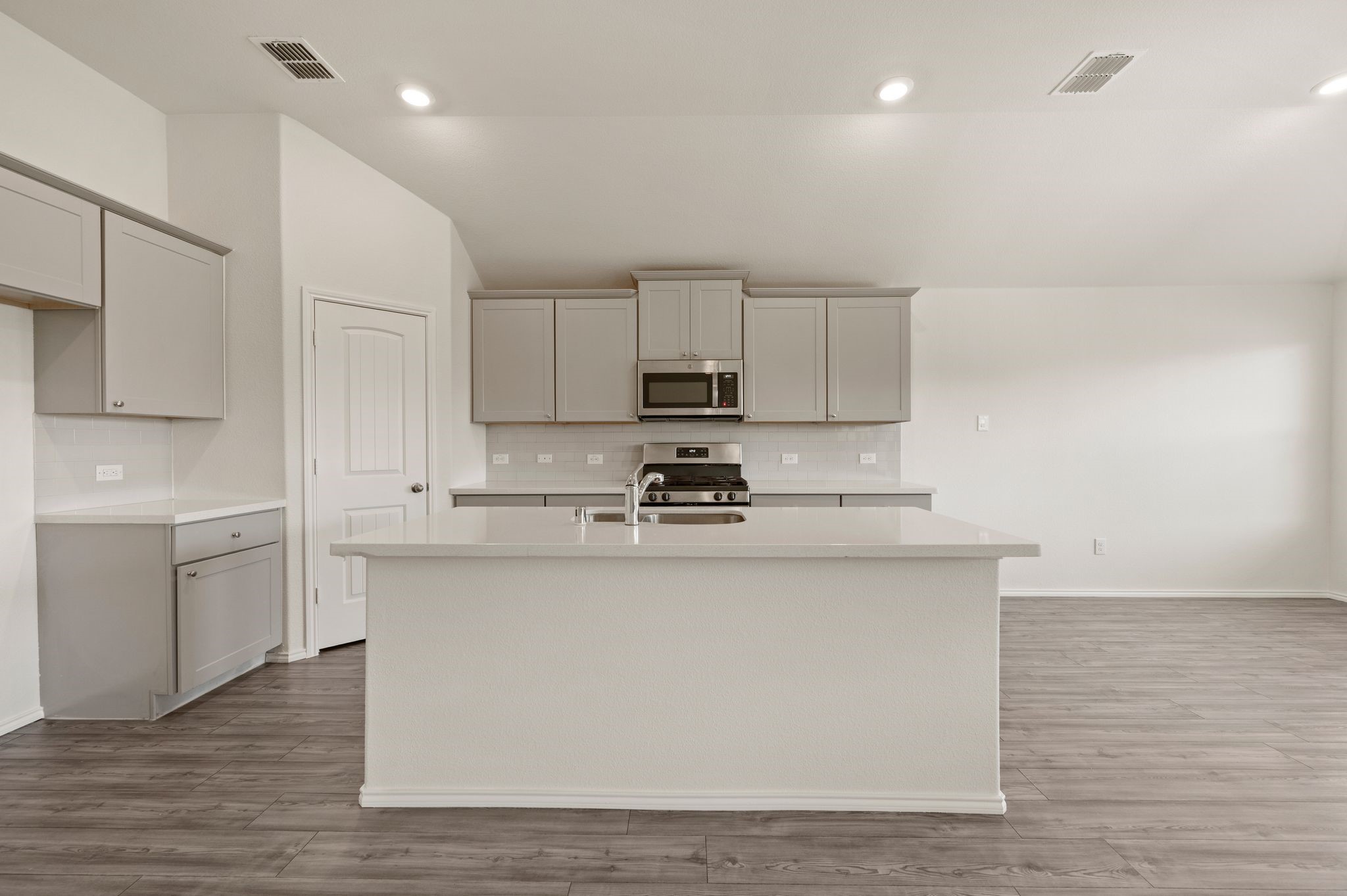 813 Amberwood Court