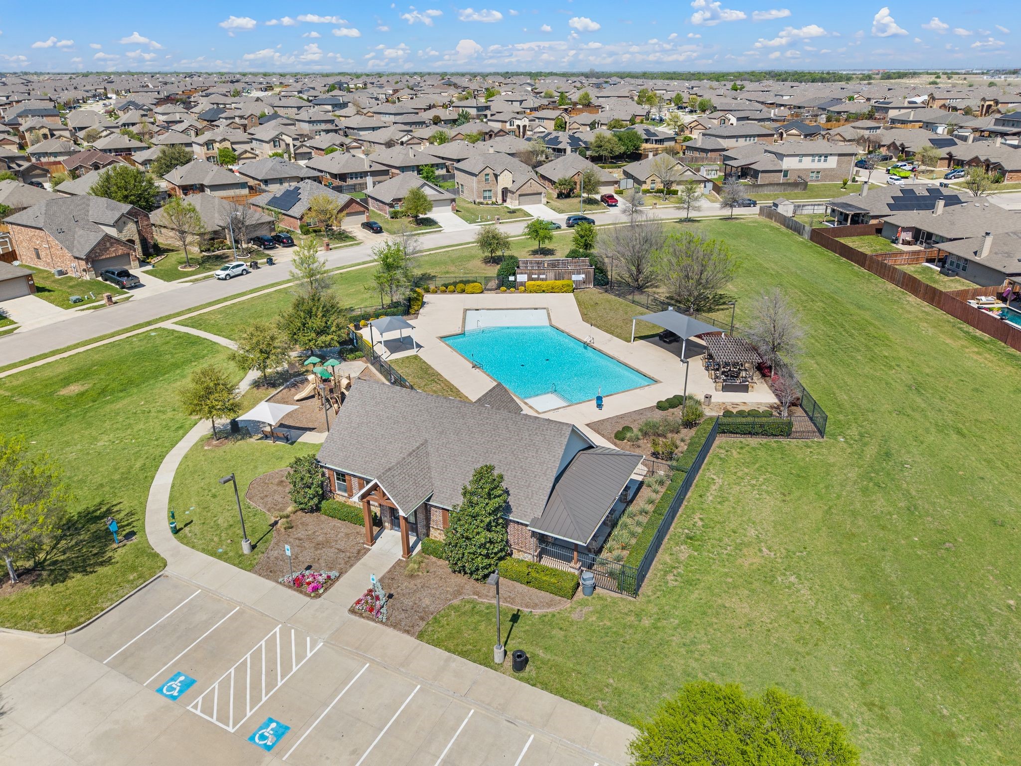 813 Amberwood Court